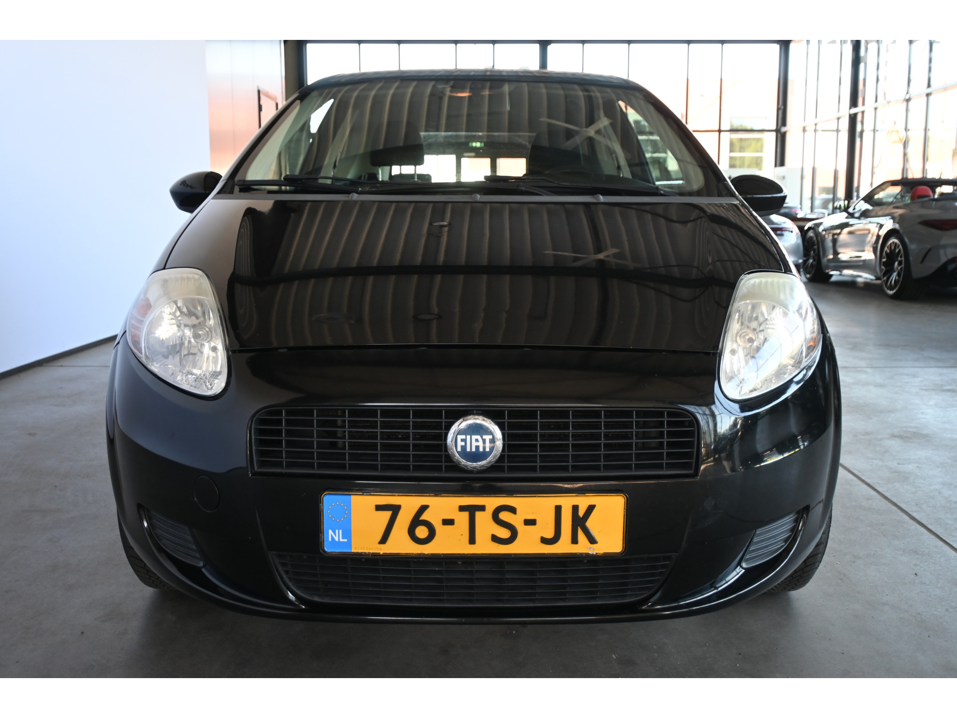 Fiat Grande Punto 1.4 Dynamic Nap Airco Lichtmetaal Stuurbekrachtiging Rijklaarprijs Inruil Mogelijk!