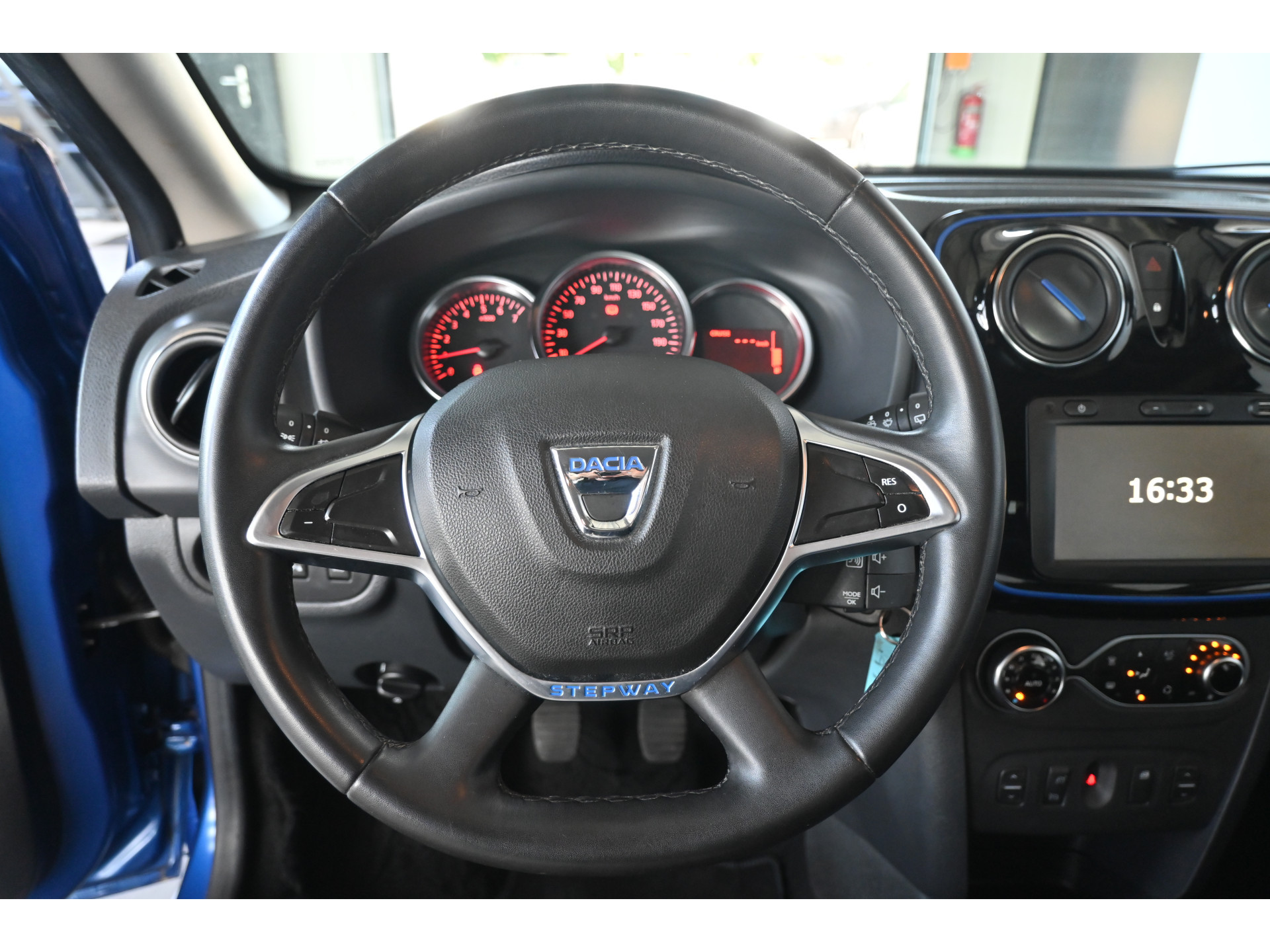 Dacia Sandero 1.0 TCe Stepway Serie Limitee 15th Anniv. Clima Navigatie Goed Onderhouden! Inruil Mogelijk!