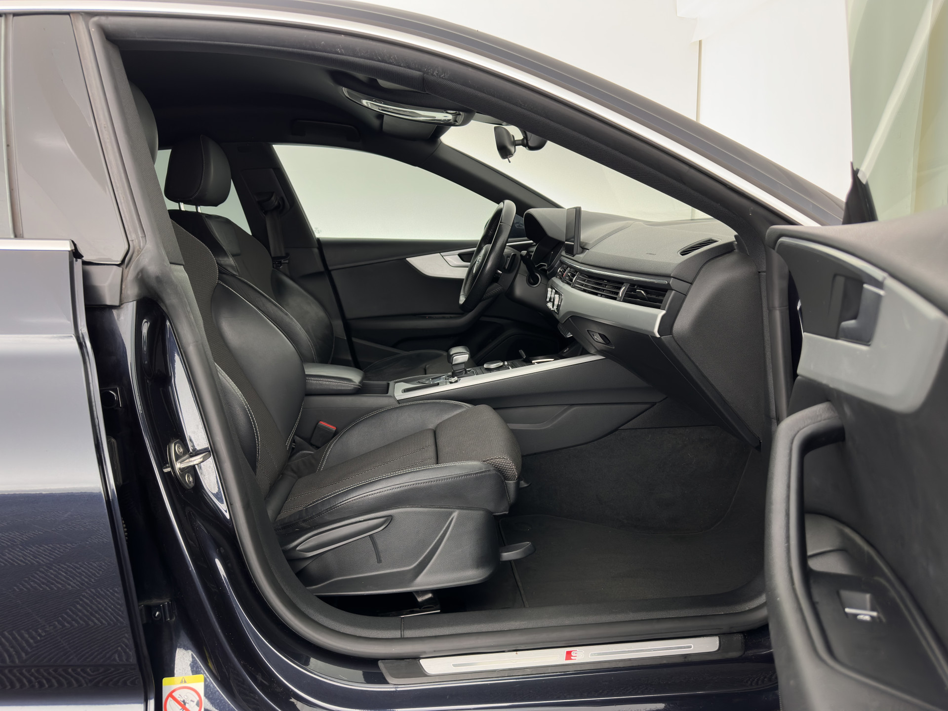 Audi A5 Sportback 1.4 TFSI S-Line Competition Aut. *FULL-LED | LEATHER-FABRIC | SPORT-SEATS | NAVI-FULLMAP | SHIFT-PADDLES | PRIVACY-GLASS | ECC | PDC | CRUISE | 18''ALU*