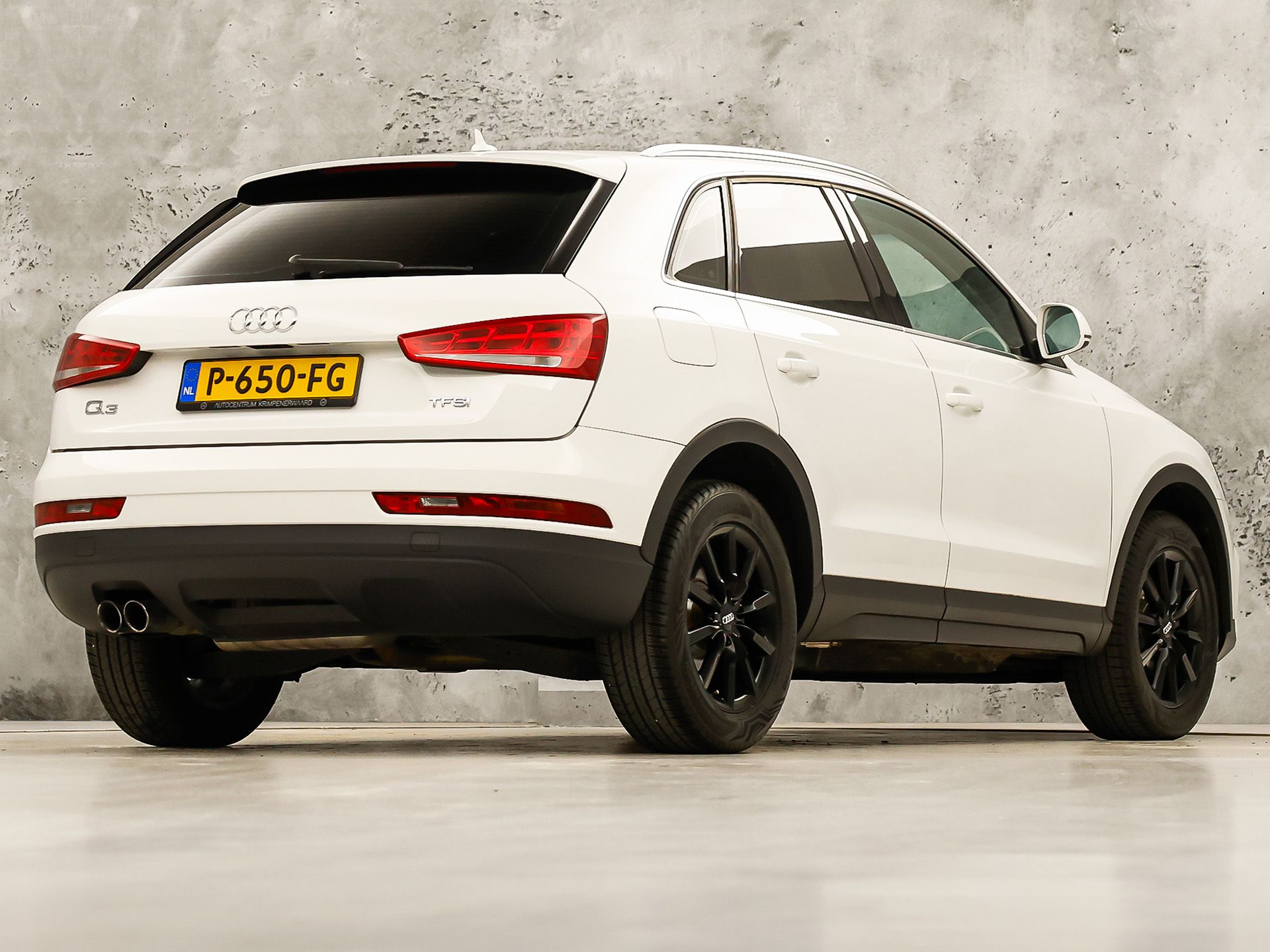 Audi Q3 1.4 TFSI Sport 150Pk Automaat (NAVIGATIE, CLIMATE, STOELVERWARMING, GETINT GLAS, SPORTSTOELEN, BLUETOOTH, NIEUWE APK, NIEUWSTAAT)