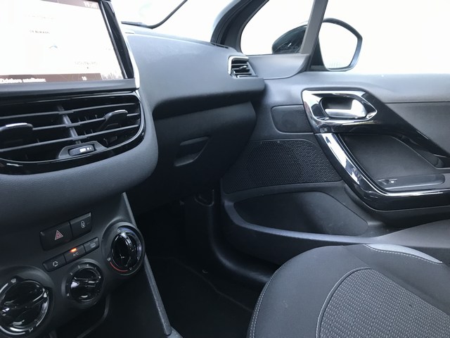 Peugeot 208 1.2 Automaat - V E R K O C H T