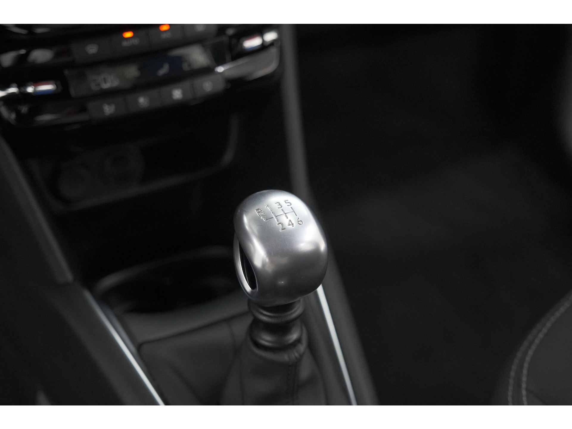 Peugeot 208 PureTech 110 Tech Edition | Camera | Apple Carplay | Parkeersensoren