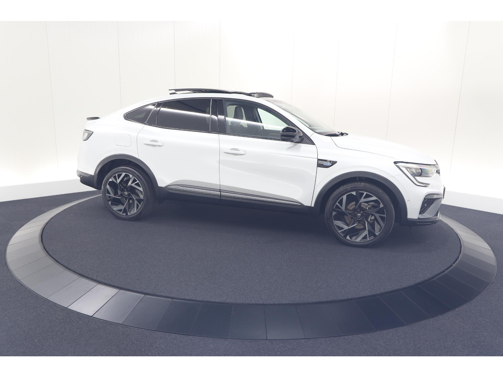 Renault Arkana 1.6 E-Tech full hybrid 145 esprit Alpine | 360 Camera | Panoramadak | Stoelverwarming | Dodehoekdetectie