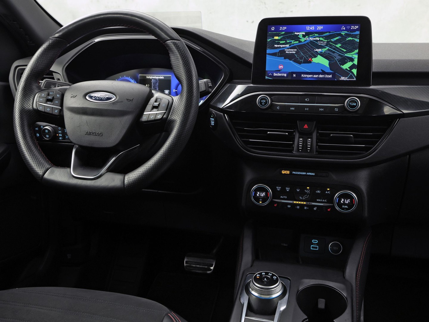 Ford Kuga 2.5 PHEV ST Line 225Pk Automaat (PANORAMADAK, SOH 87,7%, APPLE CARPLAY, LEDER/ALCANTARA, STUUR/STOELVERWARMING, CAMERA, SPORTSTOELEN, HEAD-UP DISPLAY, ADAPTIVE CRUISE, GETINT GLAS, NIEUWE APK, NIEUWSTAAT)