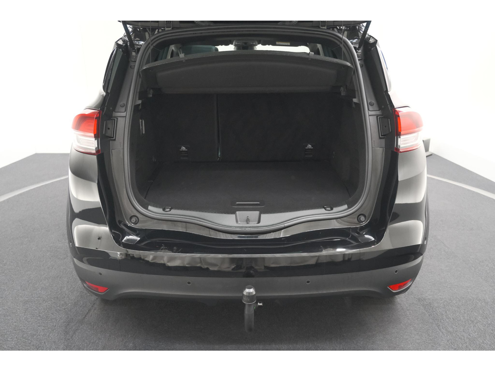 Renault Scénic TCE 160 EDC Black Edition | Trekhaak | Adaptieve Cruise Control | BOSE Premium Audio | Panoramadak