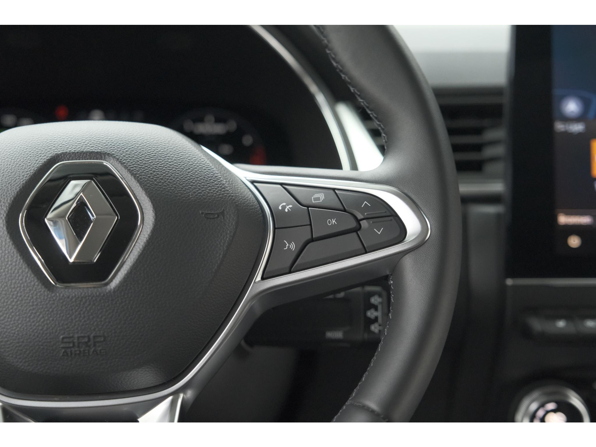 Renault Captur Mild Hybrid 140 EDC Techno | Camera | 9.3 Inch Scherm | Apple Carplay | Parkeersensoren | Allseason Banden | Stoelverwarming