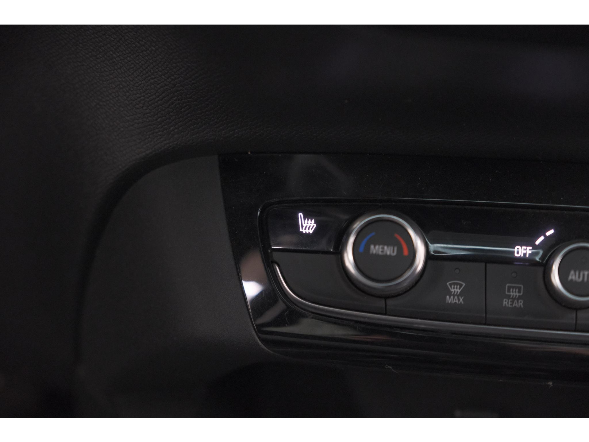 Opel Corsa 1.2 Turbo 100 Ultimate | Panoramadak | Camera | Dodehoekdetectie | Apple Carplay