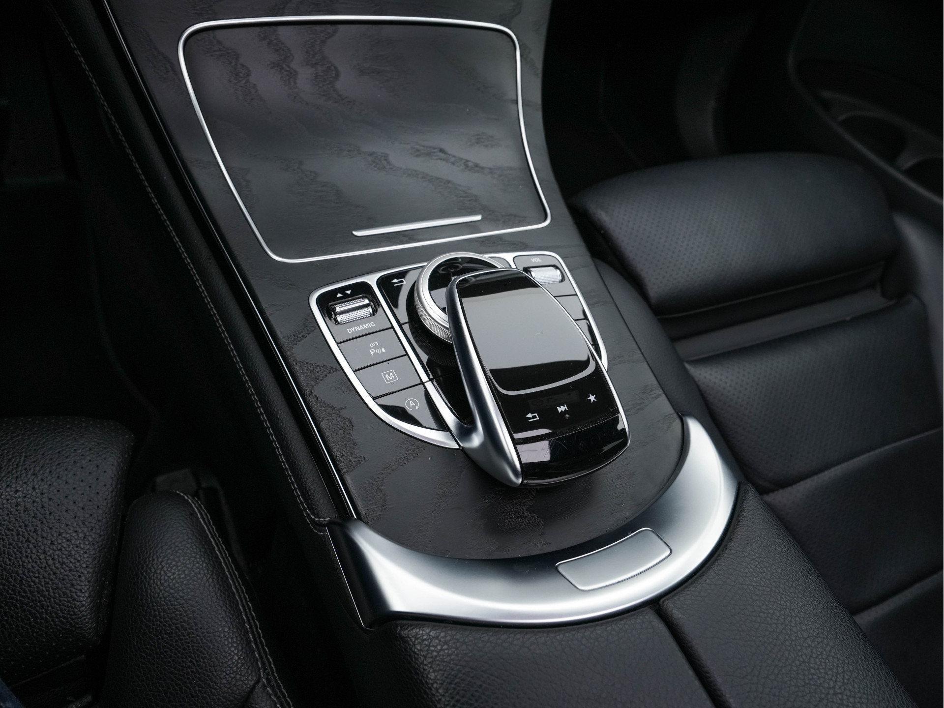 Mercedes-Benz GLC-klasse Coupé 350 d 4Matic AMG-Sportpack Premium Plus Aut. *PANO | LEATHER | FULL-LED |  NAVI-FULLMAP | ECC | CAMERA | PDC | SHIFT-PADDLES | CRUISE | AMBIENT-LIGHT | TOWBAR | HEATED-SPORTSEATS | PRIVACY-GLASS | 20"ALU*