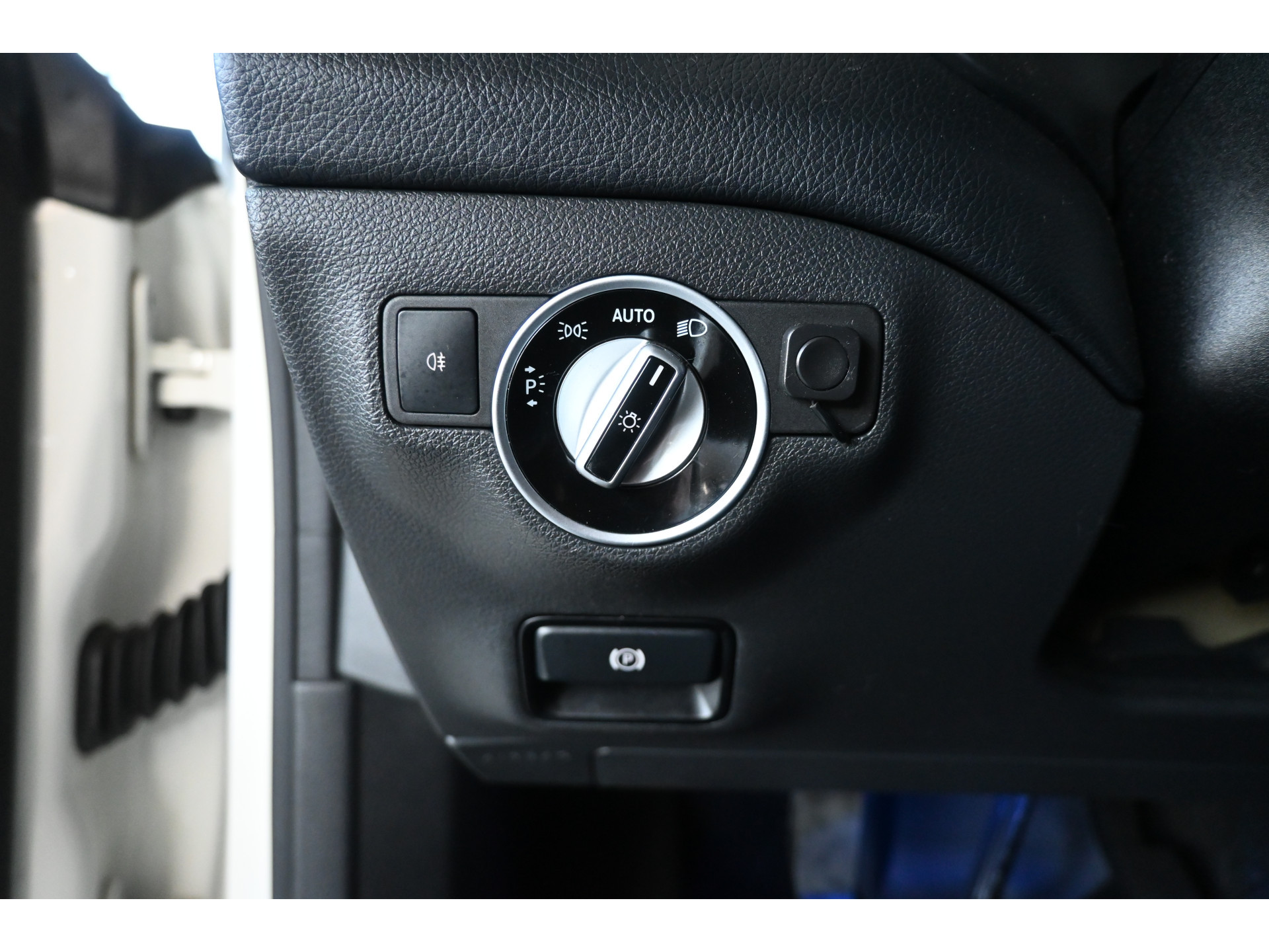 Mercedes-Benz CLA-klasse 200 Ambition Bi-Xenon Cruise Airco PDC Navigatie Inruil Mogelijk!