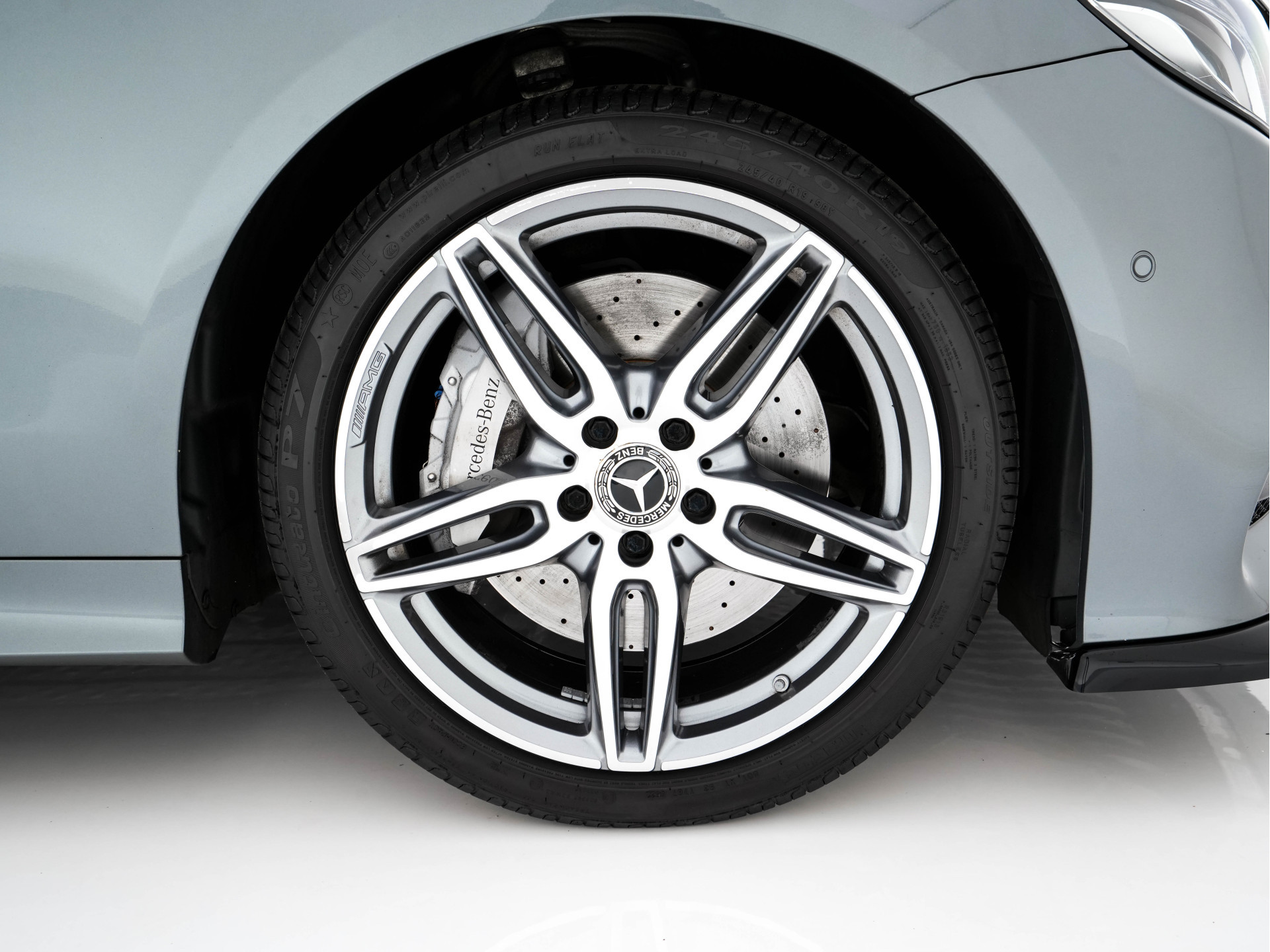 Mercedes-Benz E-klasse Coupé 400 AMG-Sportpack 4Motion Premium Plus Aut. *PANO | LEATHER | BURMESTER-AUDIO | WIDESCREEN-COCKPIT |  FULL-LED | NAVI-FULLMAP | CAMERA | SHIFT-PADDLES | CRUISE | AMBIENT-LIGHT | SPORT-SEATS | 19"ALU*