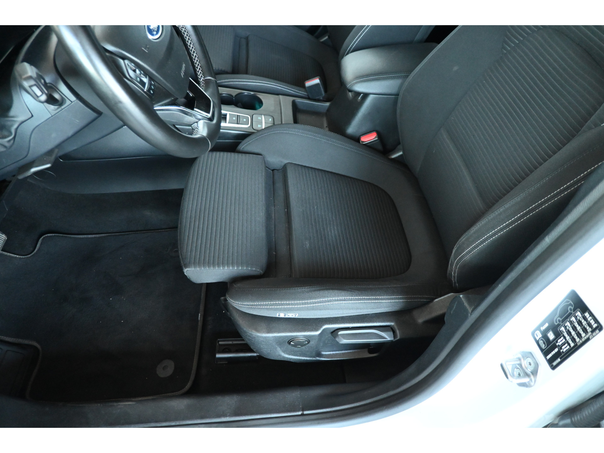 Ford Focus Wagon 1.0 EcoBoost Titanium X Business Clima Navigatie LED 1e Eigenaar Rijklaarprijs! Inruil Mogelijk!