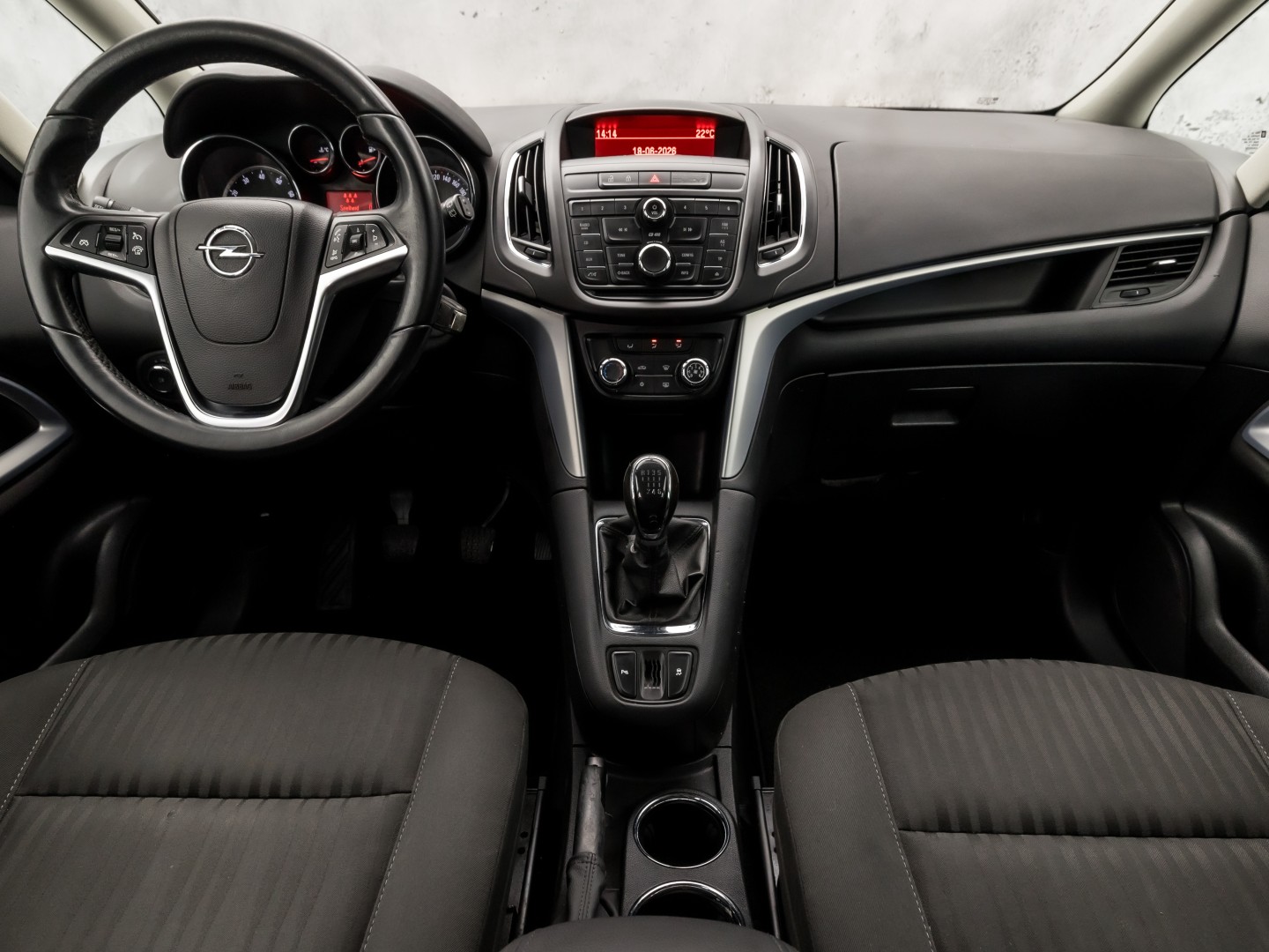 Opel Zafira Tourer 1.4 Sport 7 Persoons (AIRCO, GETINT GLAS, TREKHAAK, SPORTSTOELEN, LM VELGEN, PARKEERSENSOREN, CRUISE, NIEUWE APK, NIEUWSTAAT)