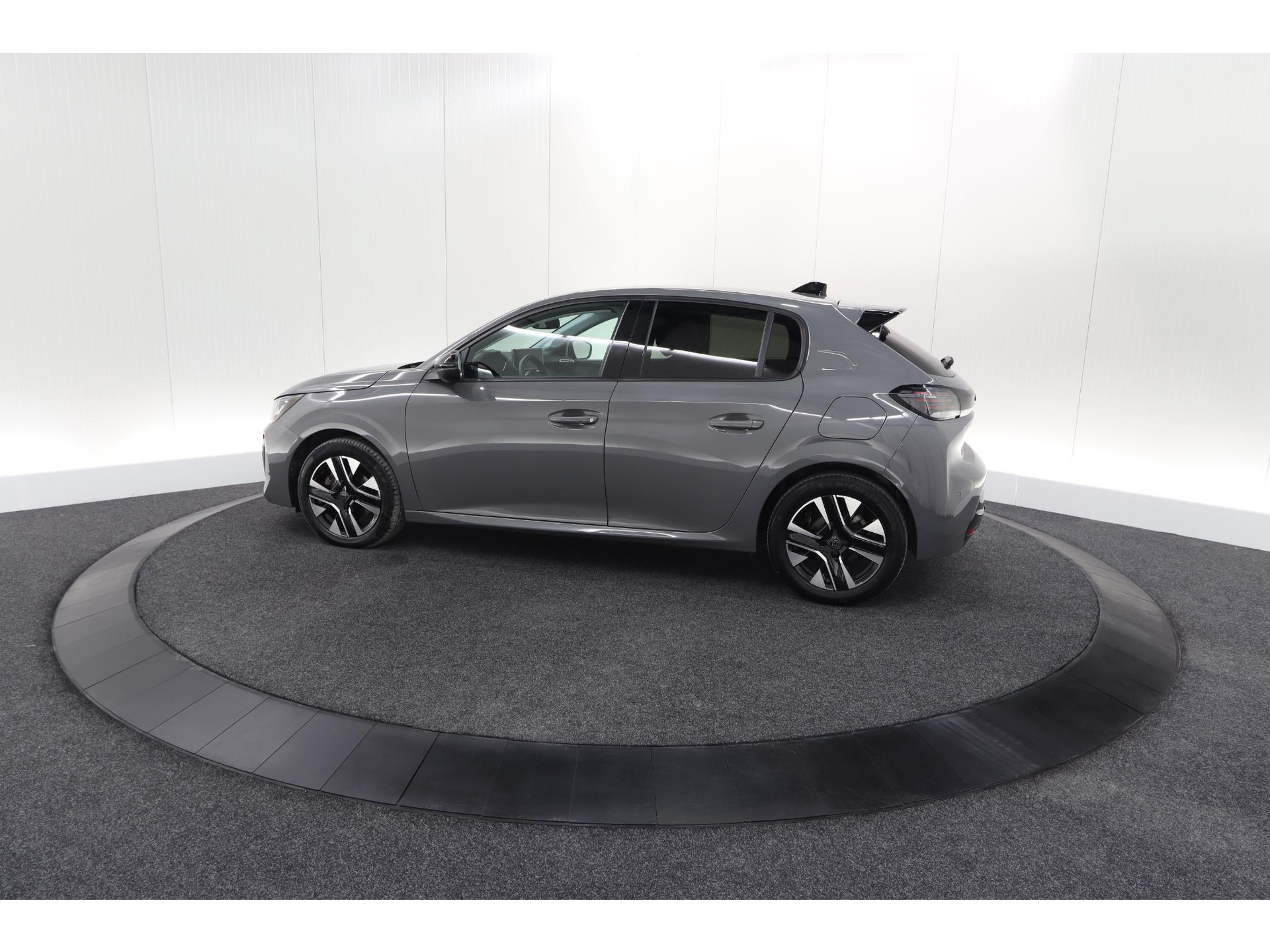 Peugeot 208 Hybrid 100 e-DCS6 Allure | Camera | Apple Carplay | Keyless Entry | Parkeersensoren