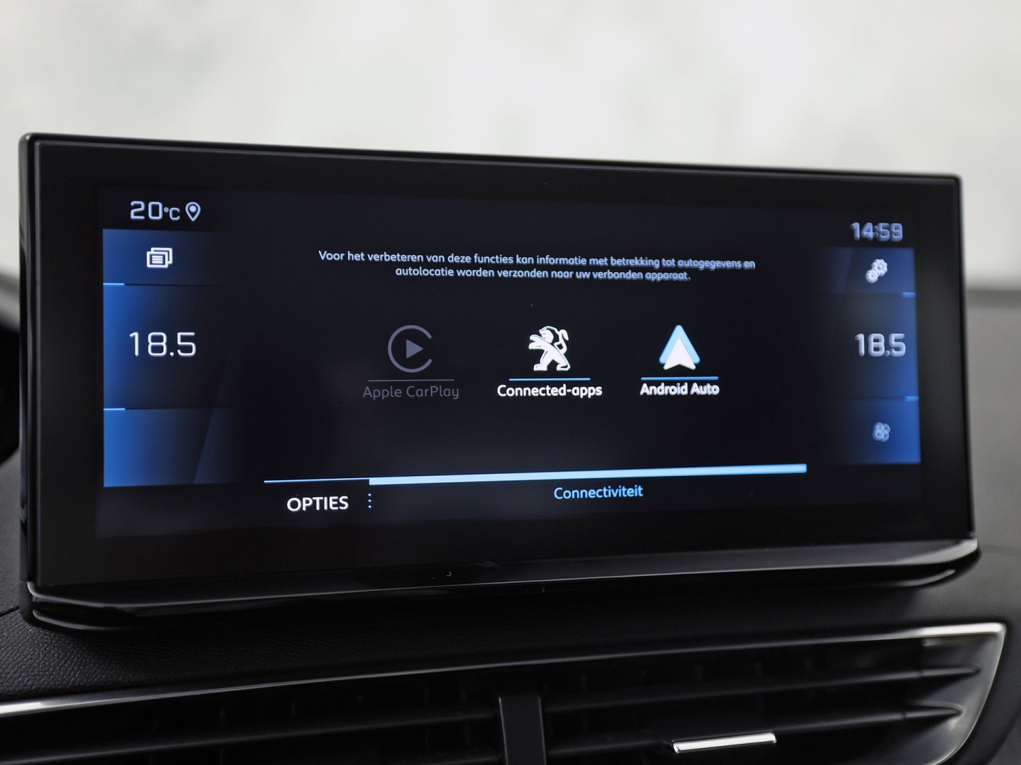 Peugeot 3008 1.2 PureTech Premium Automaat (APPLE CARPLAY, NAP, GROOT NAVI, 360 CAMERA, TREKHAAK, SPORTSTOELEN, LANE ASSIST, CRUISE, NIEUWSTAAT)
