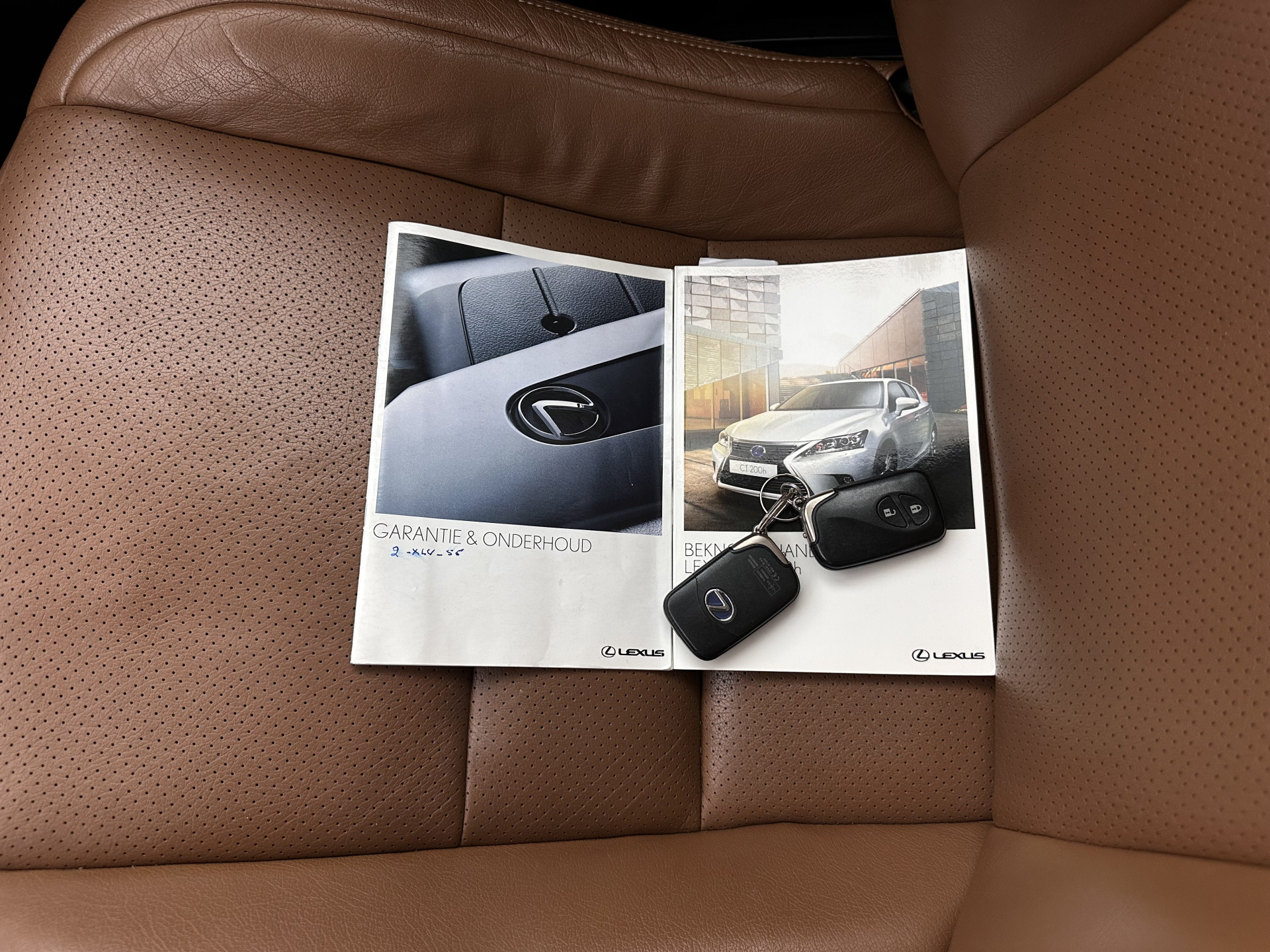 Lexus CT 200h Business Line Aut.*NAVI-FULLMAP | LEATHER | HEATED-COMFORTSEATS | CAMERA | PRIVACYGLASS | ECC | CRUISE | DIGI-COCKPIT | 16''ALU*