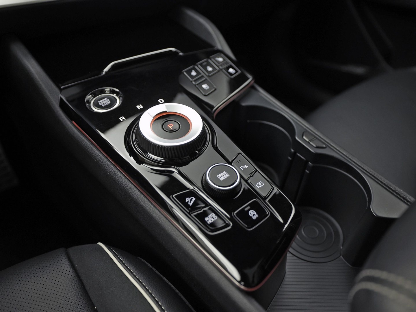 Kia Sportage 1.6 T-GDi MHEV GT-Line Edition Automaat 150Pk (PANORAMADAK, APPLE CARPLAY, STOELKOELING/VERWARMING, 360 CAMERA, ELEK BESTUURDERSSTOEL, LM VELGEN, NIEUWE APK, NIEUWSTAAT)
