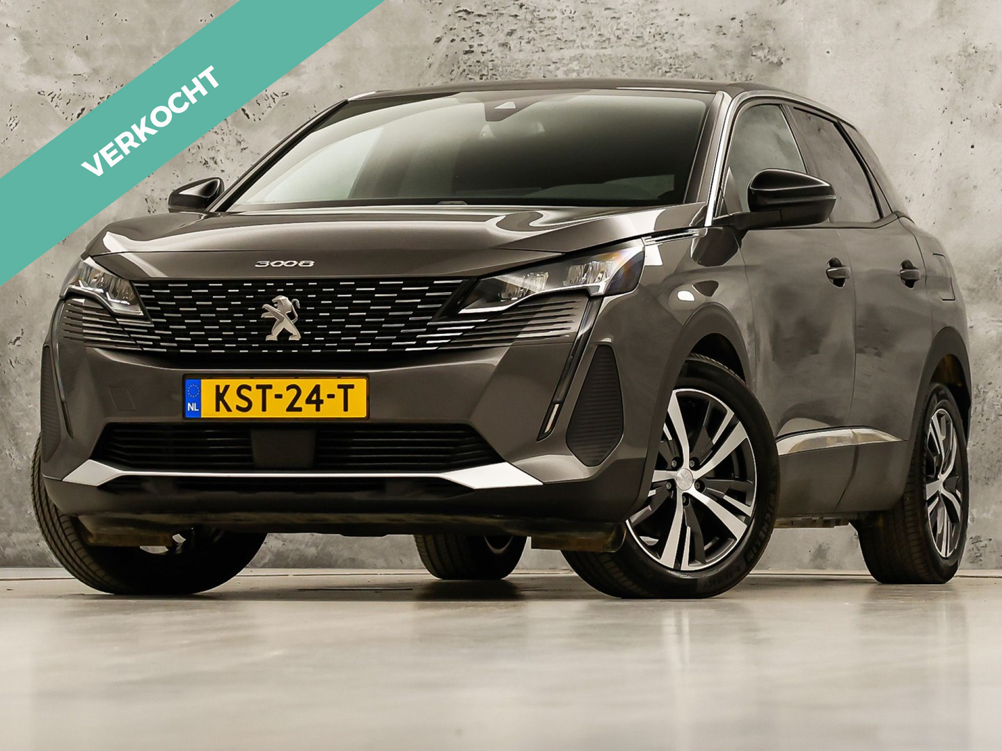 Peugeot 3008 1.6 HYbrid 225 Allure Sport 225Pk Automaat (APPLE CARPLAY, GROOT NAVI, 360 CAMERA, GETINT GLAS, SPORTSTOELEN, LEDER, ZWART HEMEL, LANE ASSIST, NIEUWSTAAT)