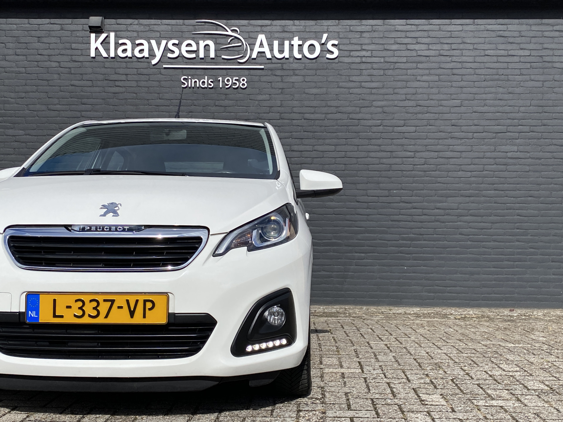 Peugeot 108 1.0 e-VTi Active | 1e eigenaar | airco | bluetooth | all season banden | tom tom navigatie | led verl.