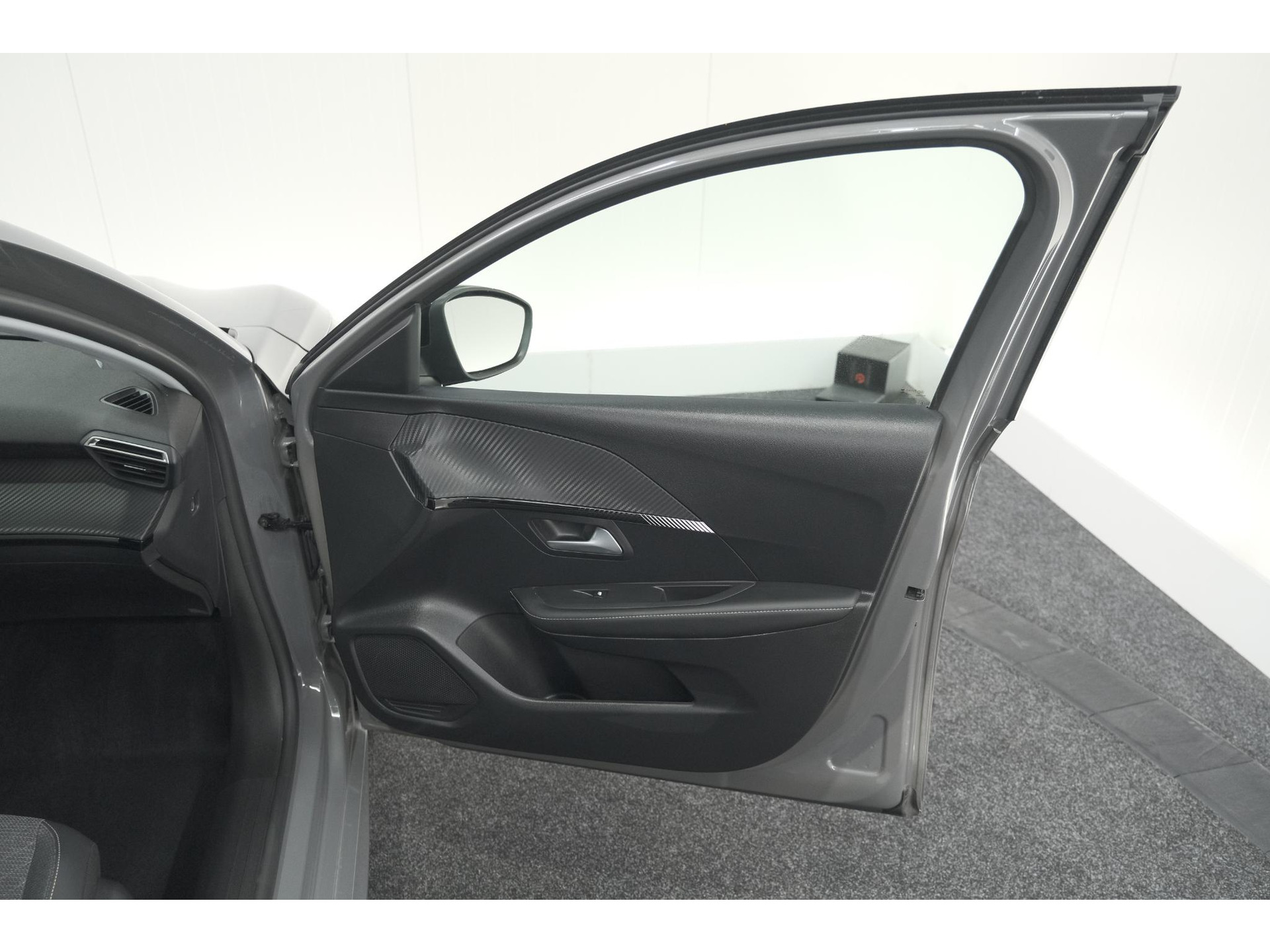 Peugeot 208 Hybrid 110 e-DCS6 Allure | Stoelverwarming | Apple Carplay | Parkeersensoren