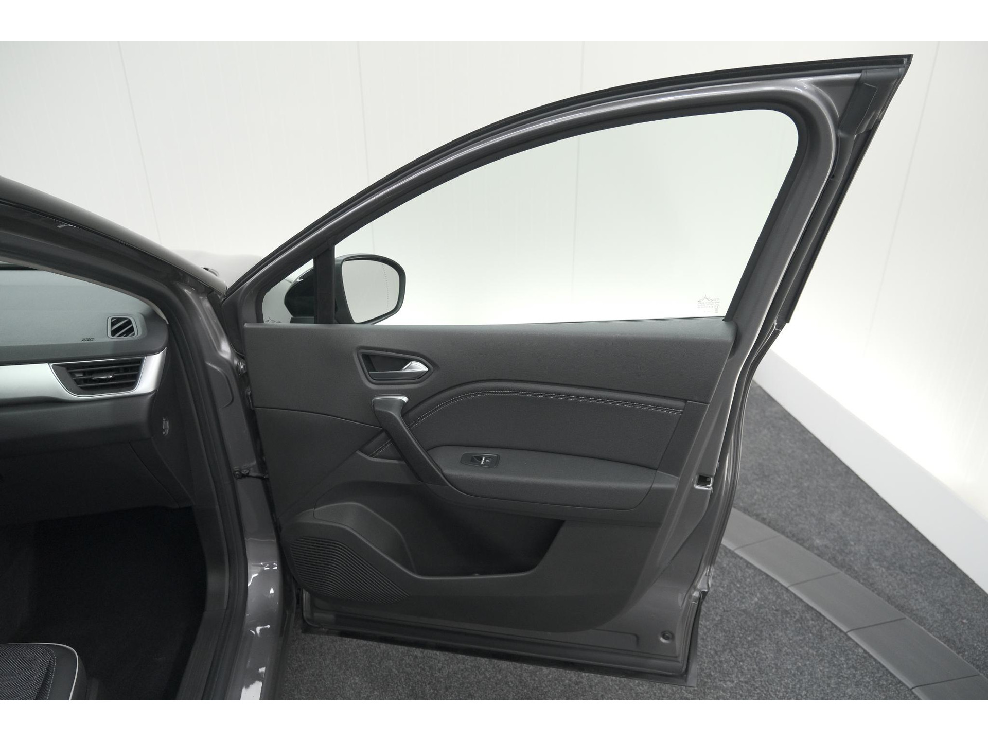 Renault Captur Mild Hybrid 140 EDC Techno | Camera | 9.3 Inch Scherm | Apple Carplay | Parkeersensoren | Allseason Banden | Stoelverwarming