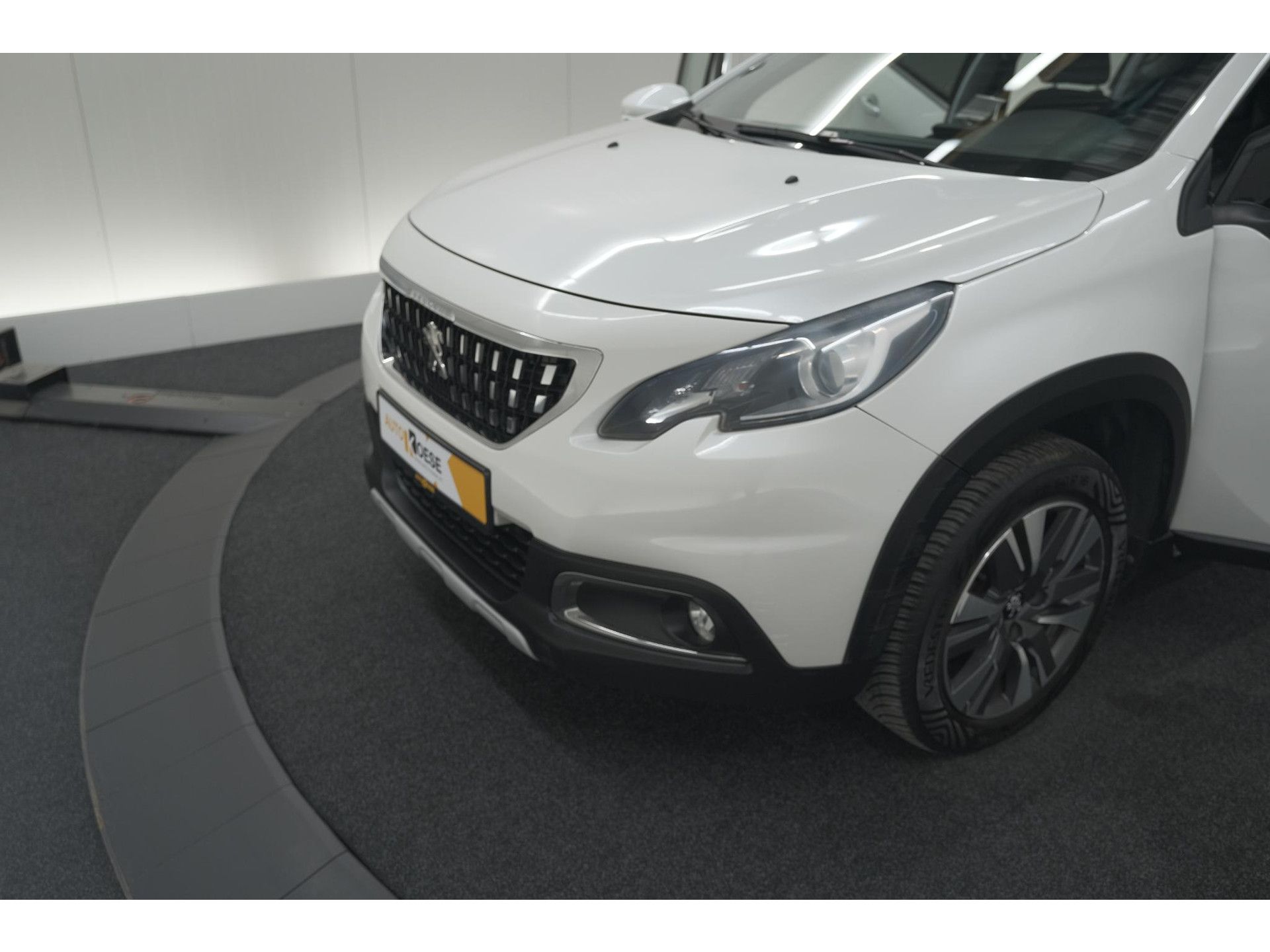 Peugeot 2008 PureTech 130 Allure | Camera | Apple Carplay | Parkeersensoren | Navigatie