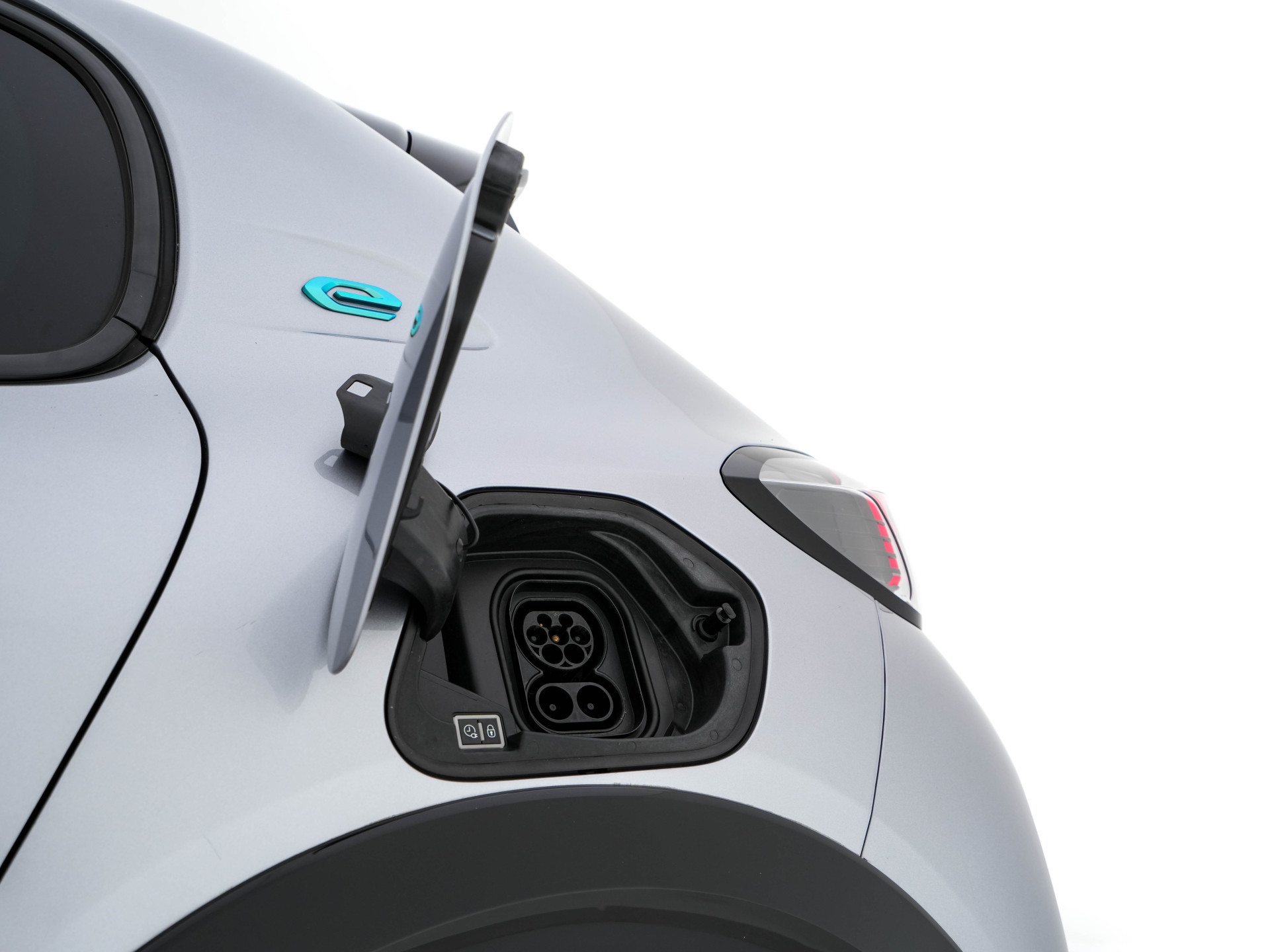 Peugeot e-208 EV GT-Line 350 50 kWh (INCL-BTW) *PANO | FULL-LED | DIGI-COCKPIT | BLINDSPOT | CAMERA | LEATHER-ALCANTARA | AMBIENT-LIGHT | NAVI-FULLMAP | LANE-ASSIST | KEYLESS | DAB | CCS-FASTLOADER | HEATED-SPORTSEATS | 17"ALU