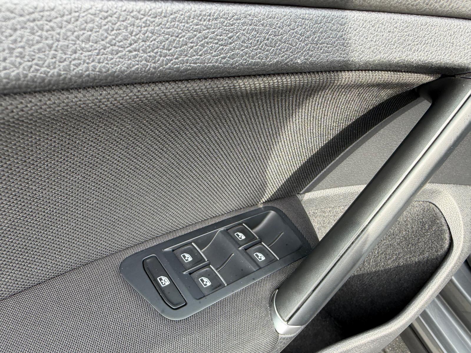 Volkswagen Golf 2.0 TSI GTI Performance | 3/6/12MND GARANTIE | PANO | LED | ACC | TREKHAAK | NAVI | STOELVERW. |