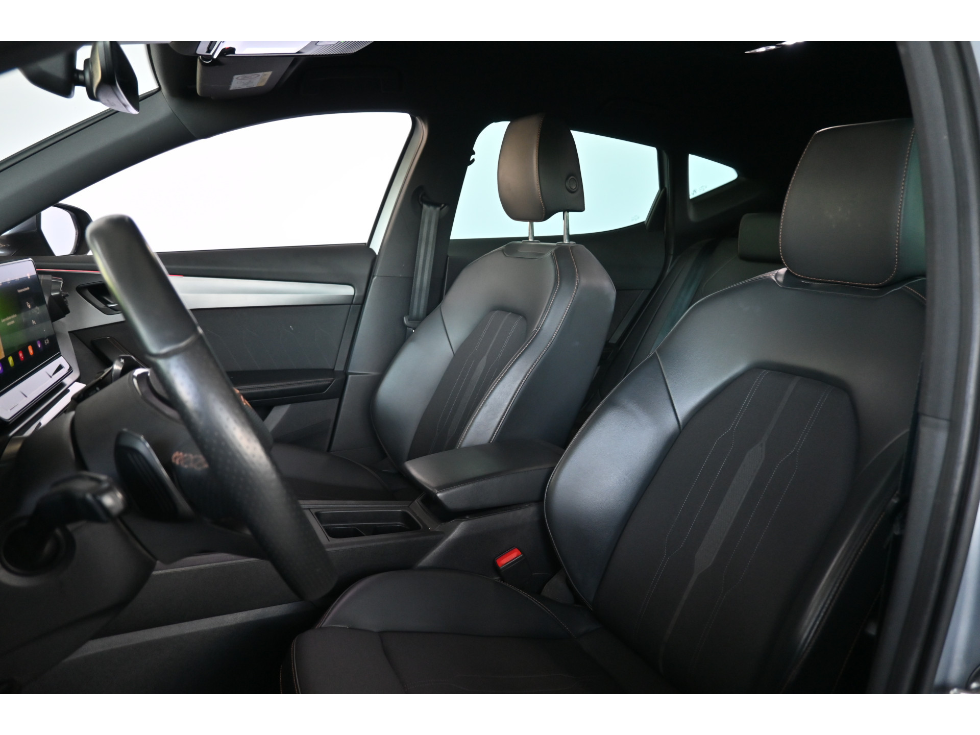 CUPRA Formentor 1.5 TSI Automaat Clima Adaptieve cruise Navigatie Apple carplay Trekhaak PDC Inruil mogelijk