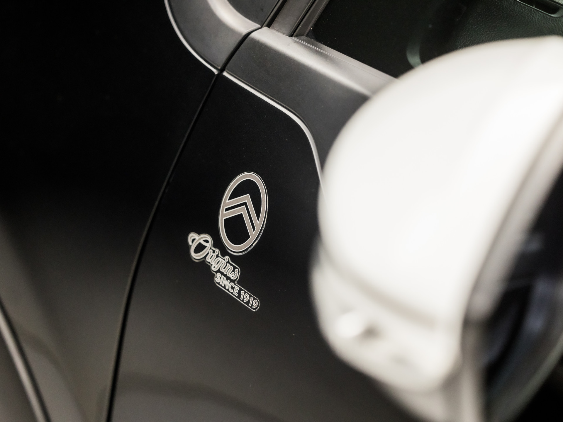 Citroën C3 1.2 PureTech S&S Origins (APPLE CARPLAY, NAVIGATIE, 360 CAMERA, LANE ASSIST, SPORTSTOELEN, LM VELGEN, PARKEERSENSOREN, CRUISE, NIEUWE APK, NIEUWSTAAT)