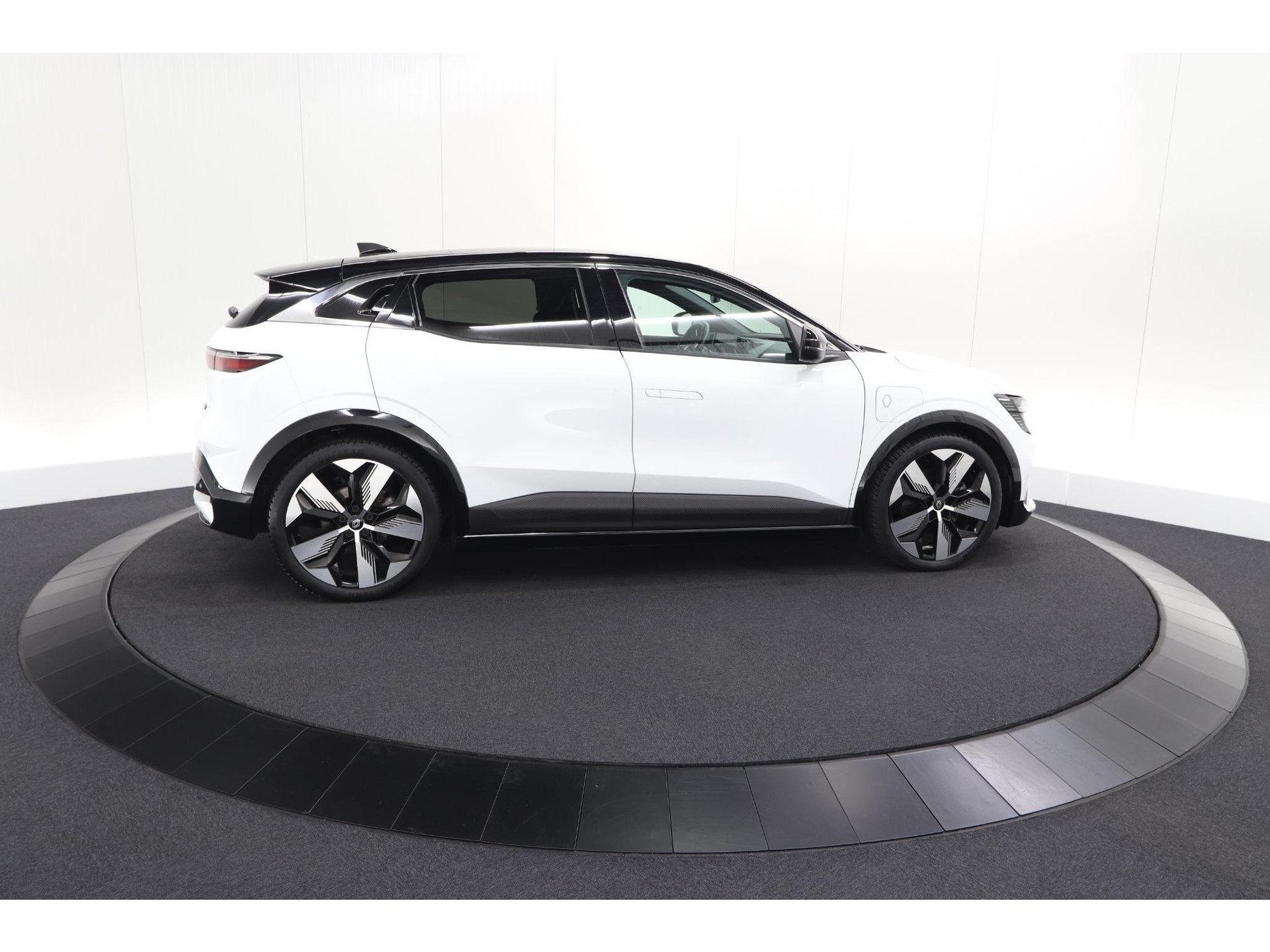 Renault Megane E-Tech EV60 Optimum Charge Techno | 95,4% SOH | Adaptieve Cruise Control | Camera | Apple Carplay