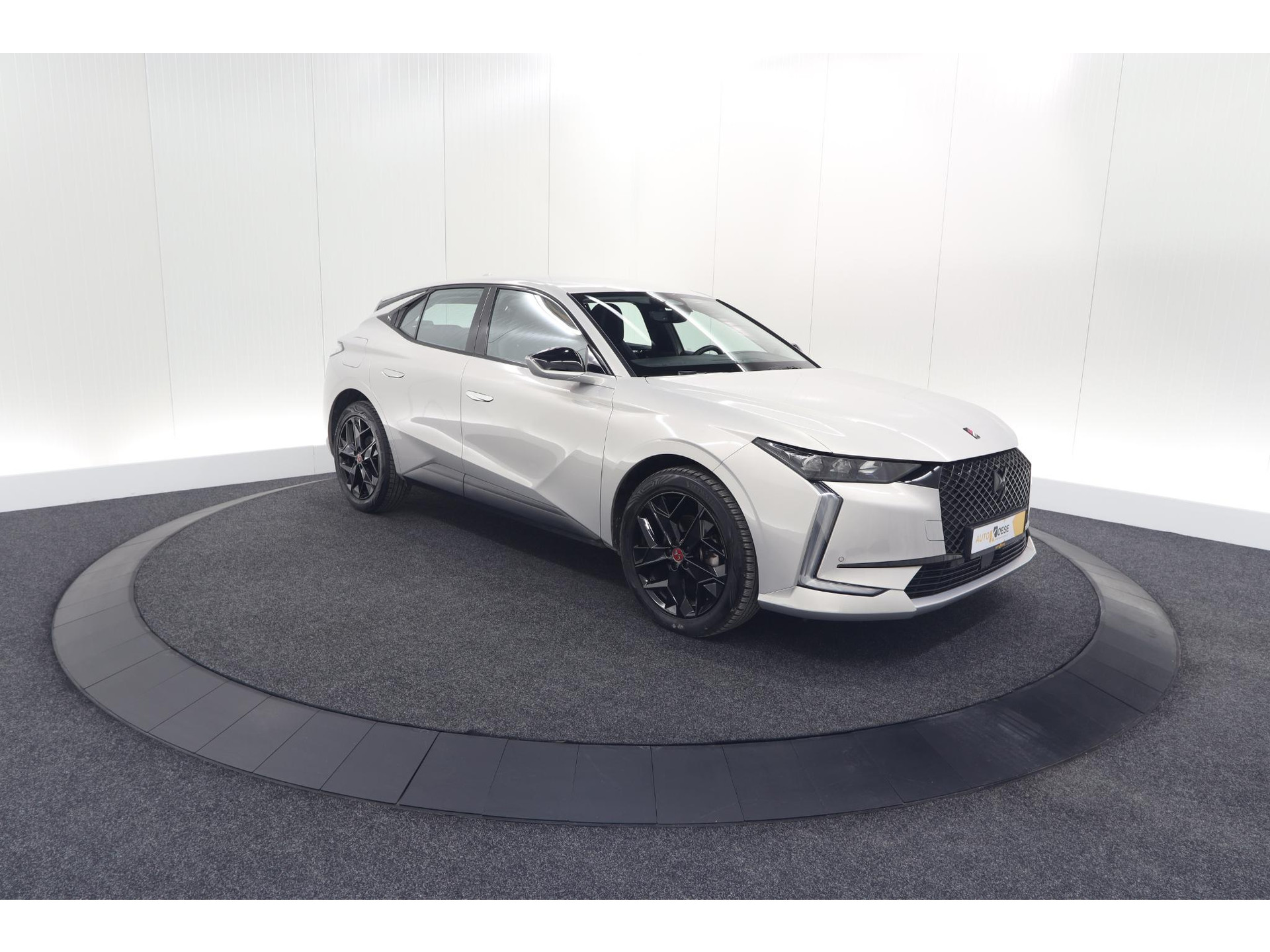 DS 4 PureTech 130 EAT8 Performance Line | Camera | Apple Carplay | Alcantara® bekleding | Parkeersensensoren