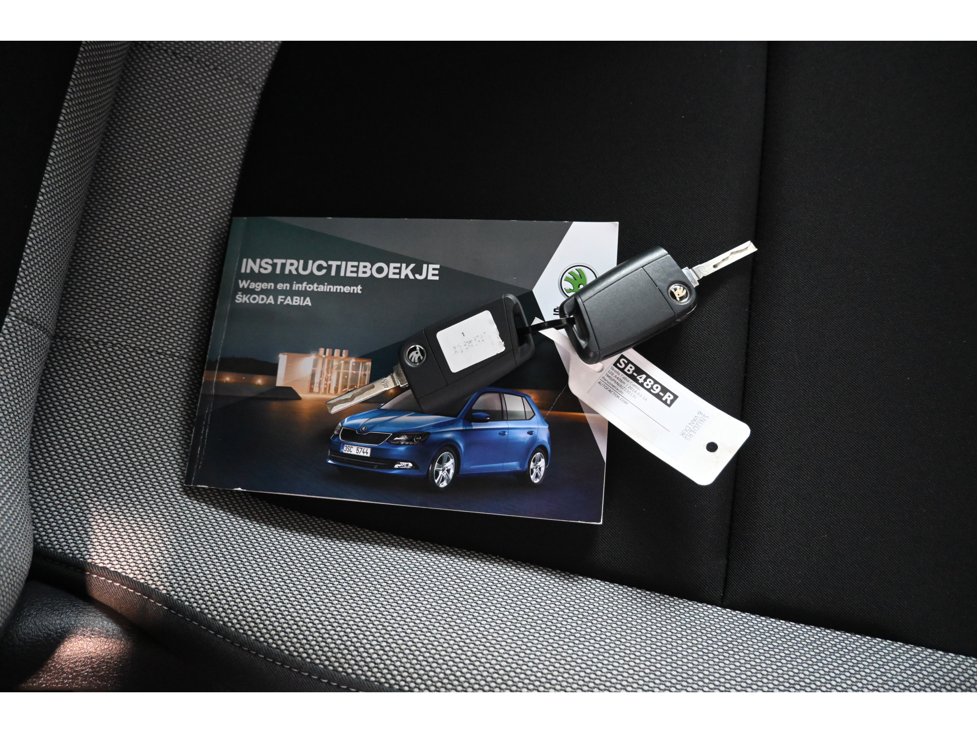 ŠKODA Fabia Combi 1.0 TSI Ambition Business Airco Navigatie Cruise Control Rijklaarprijs Inruil Mogelijk!
