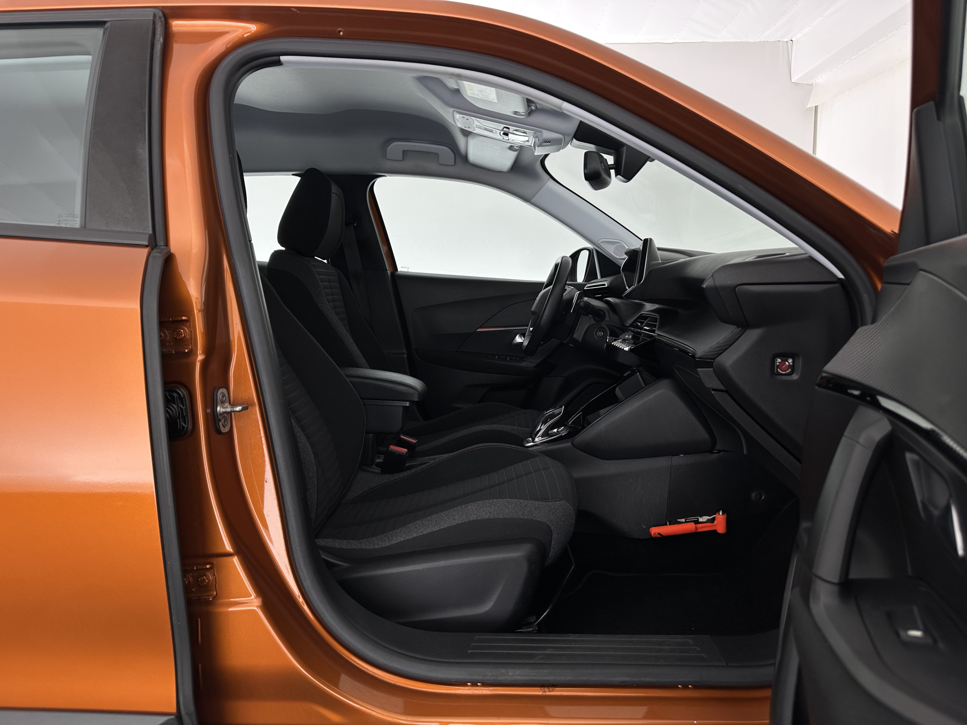 Peugeot 2008 1.2 PureTech Blue Lease Active (INCL-BTW) Aut. *FULL-LED | NAVI-FULLMAP | DIGI-COCKPIT | HEATED-SPORTSEATS | CAMERA | SHIFTPADDLES | ECC | PDC | CRUISE | CARPLAY  | TOWBAR | 16"ALU*