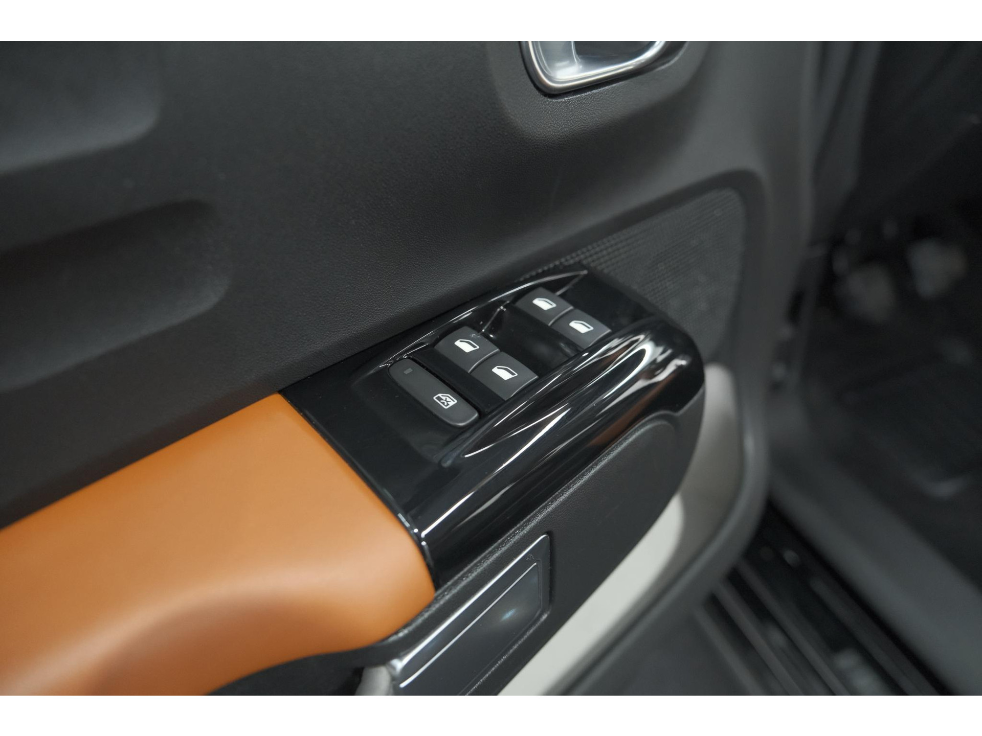 Citroen C3 PureTech 110 S&S Shine | Trekhaak | Parkeersensoren | Navigatie | Apple Carplay