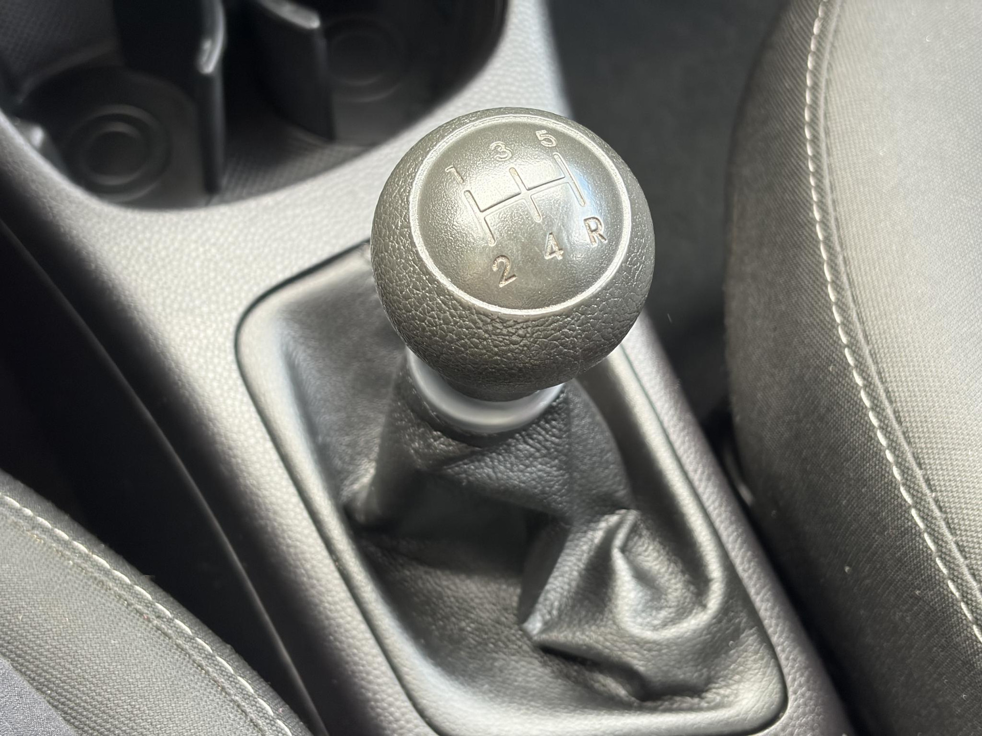 Kia Picanto 1.0 CVVT ComfortLine ✓Carplay✓Airco✓Navi✓5 Deurs✓4 Elekt Ramen✓Bj 10-2015✓Zeer Zuinig✓N.A.P✓Nieuwe Apk bij Aflevering