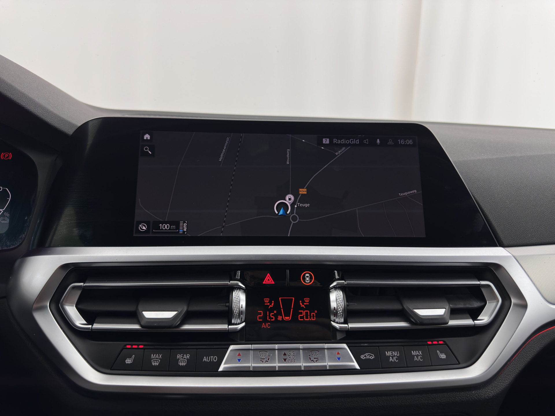 BMW 3-serie Touring 320e M-Sportpack Business Edition Plus (Plug-In) (INCL-BTW) *PANO | LASER-LED | LEATHER | HEATED-SPORTSEATS | HARMAN/KARDON | VIRTUAL-COCKPIT | AMBIENT-LIGHT | NAVI-FULLMAP | DAB+ | 18''ALU*