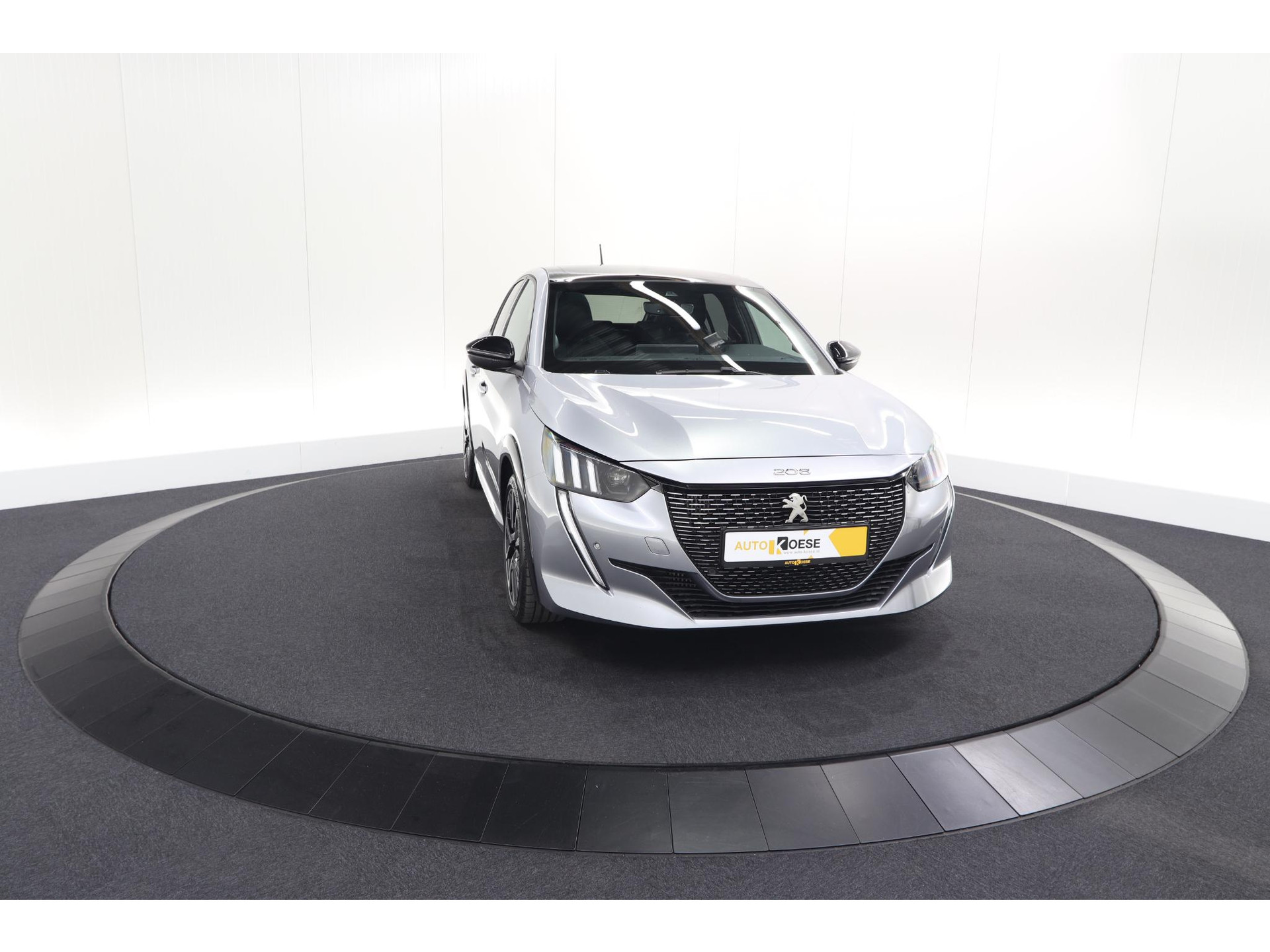 Peugeot 208 PureTech 130 EAT8 GT | Glazen Panoramadak | Camera | Navigatie