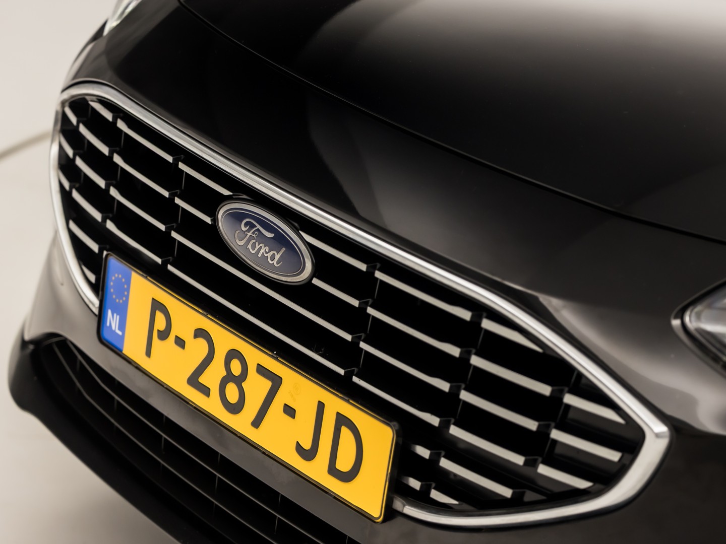 Ford Fiesta 1.0 EcoBoost Hybrid Titanium Sport (APPLE CARPLAY, GROOT NAVI, CLIMATE, GETINT GLAS, PARKEERSENSOREN, SPORTSTOELEN, LM VELGEN, CRUISE, NIEUWSTAAT)