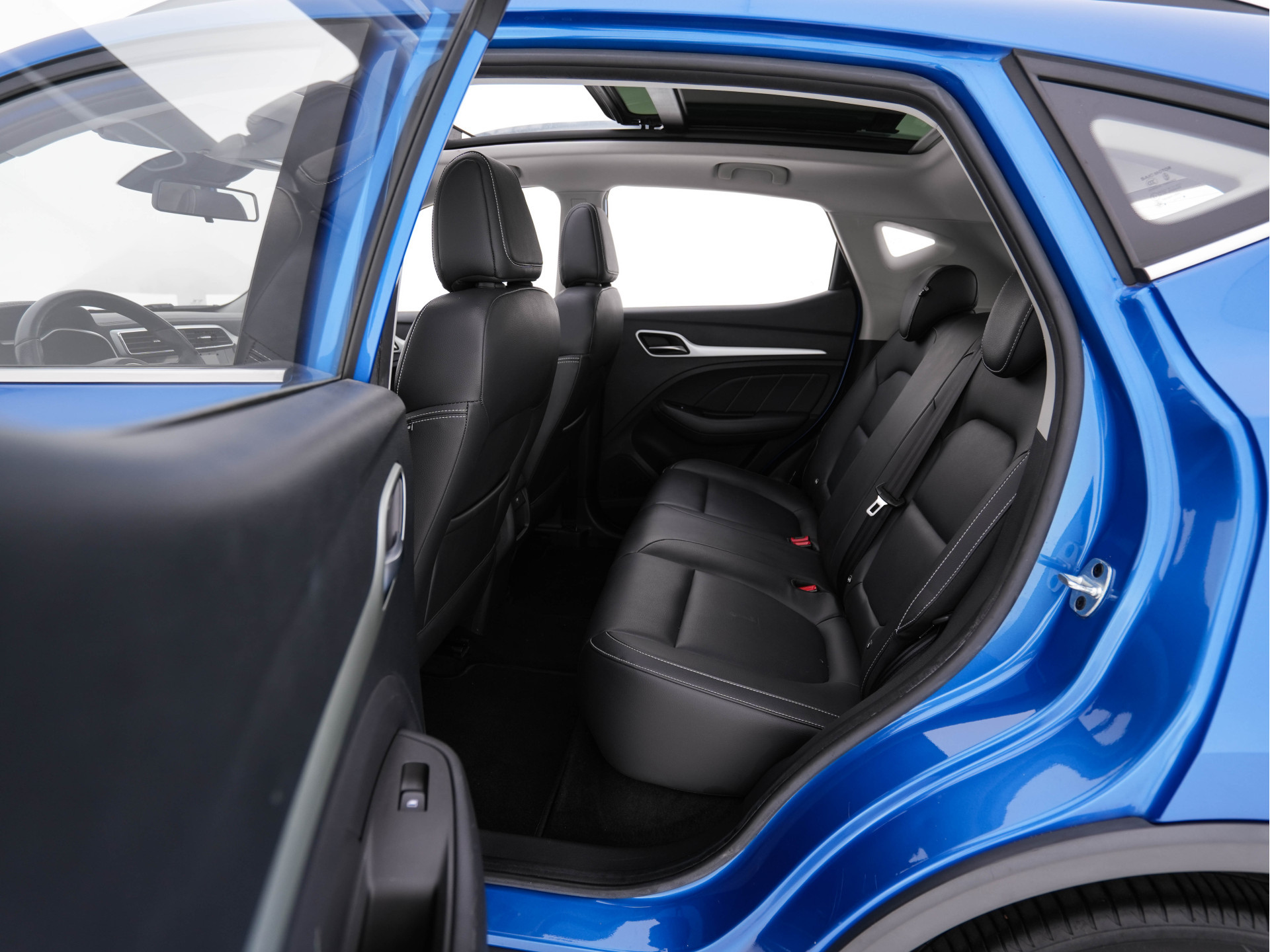 MG ZS EV Luxury 45 kWh {SOH-89%} (INCL-BTW) *PANO | LEATHER | CCS-FASTLOADER | KEYLESS | NAVI-FULLMAP | ADAPTIVE-CRUISE | CAMERA | HEATED-SPORT-SEATS | CARPLAY | BLINDSPOT | DAB | LANE-ASSIST | 17"ALU*