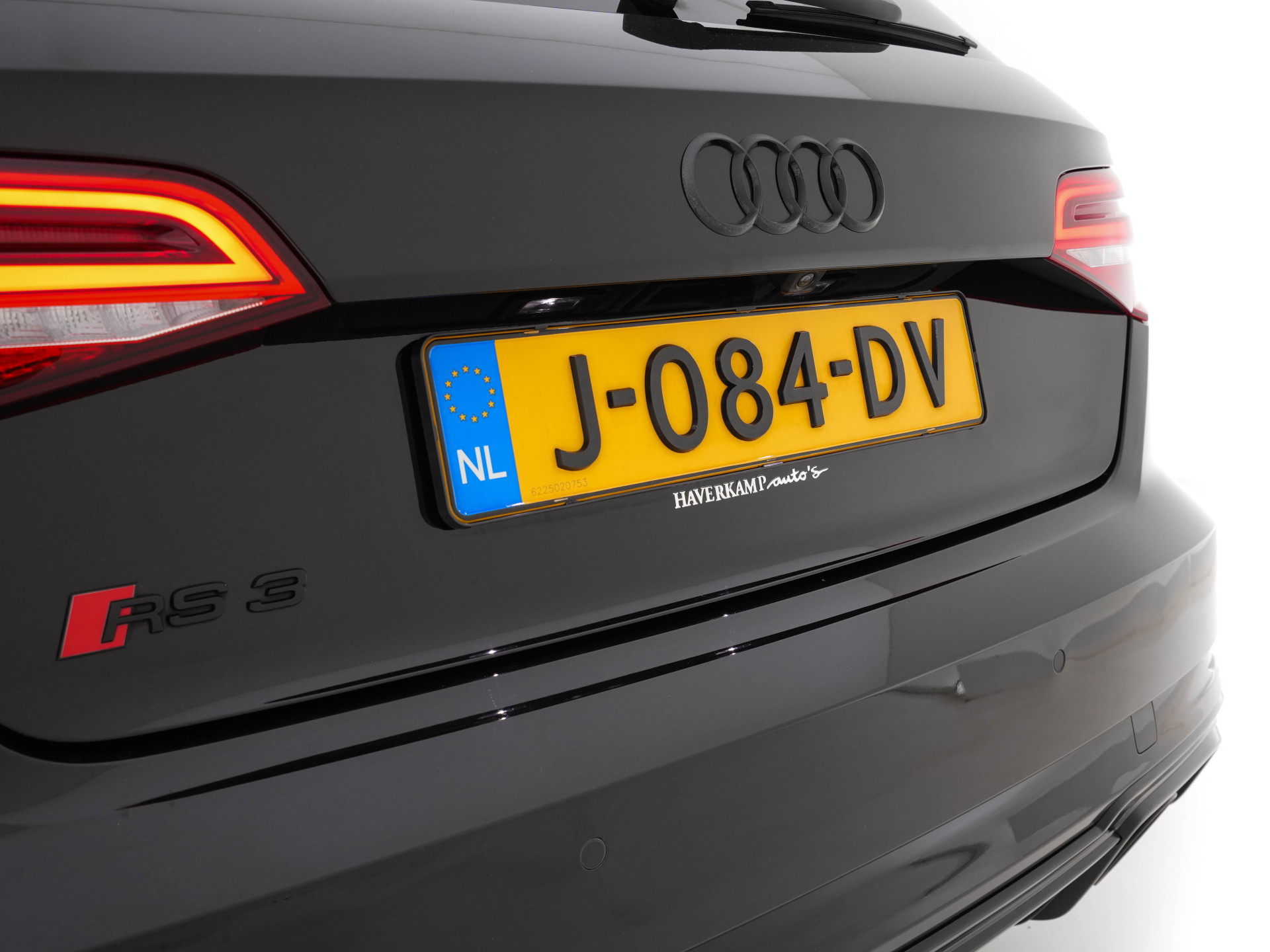 Audi RS3 2.5 TFSI quattro Aut. *RS-SEATS | PANO | NAPPA-FULL-LEATHER | DIGI-COCKPIT | BANG&OLUFSEN | APPLE-CARPLAY | ADAPTIVE-CRUISE | BLIND-SPOT | CAMERA | KEYLESS | NAVI-FULLMAP | DAB+ | MAGNETIC-RIDE | 19''ALU*