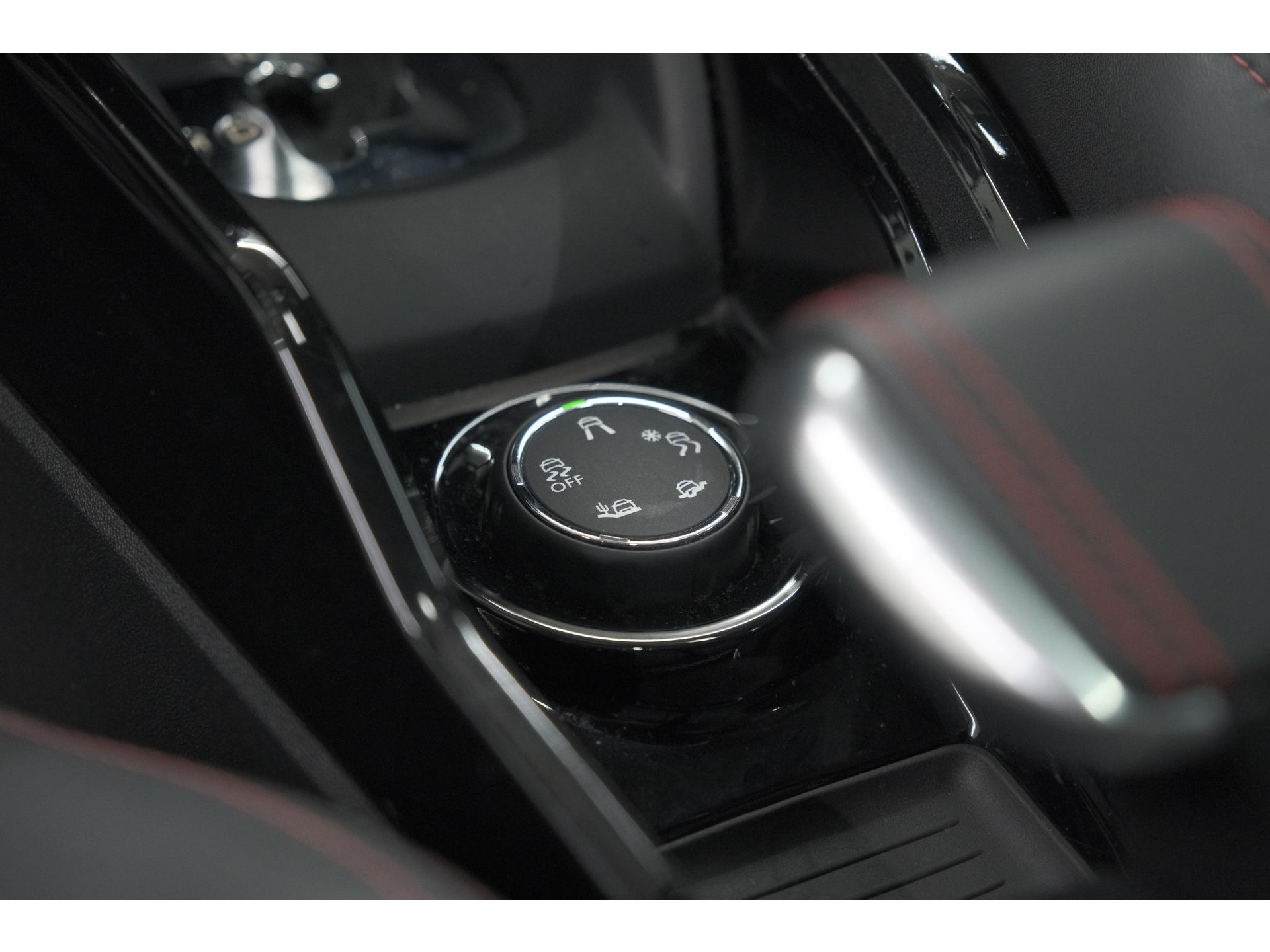 Peugeot 2008 PureTech 110 EAT6 GT-Line | Trekhaak | Panoramadak | Apple Carplay | Parkeersensoren