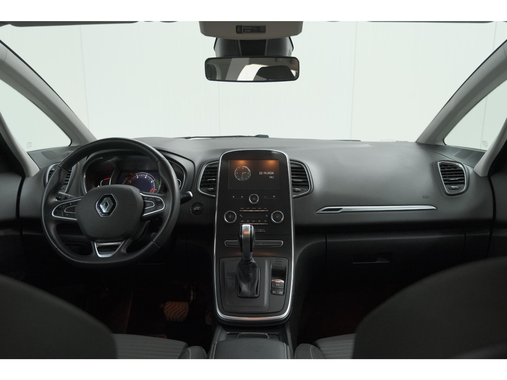Renault Grand Scénic 1.3 Intens TCe 140 EDC | 7 Zitplaatsen | Apple Carplay | Camera | Parkeersensoren voor + achter