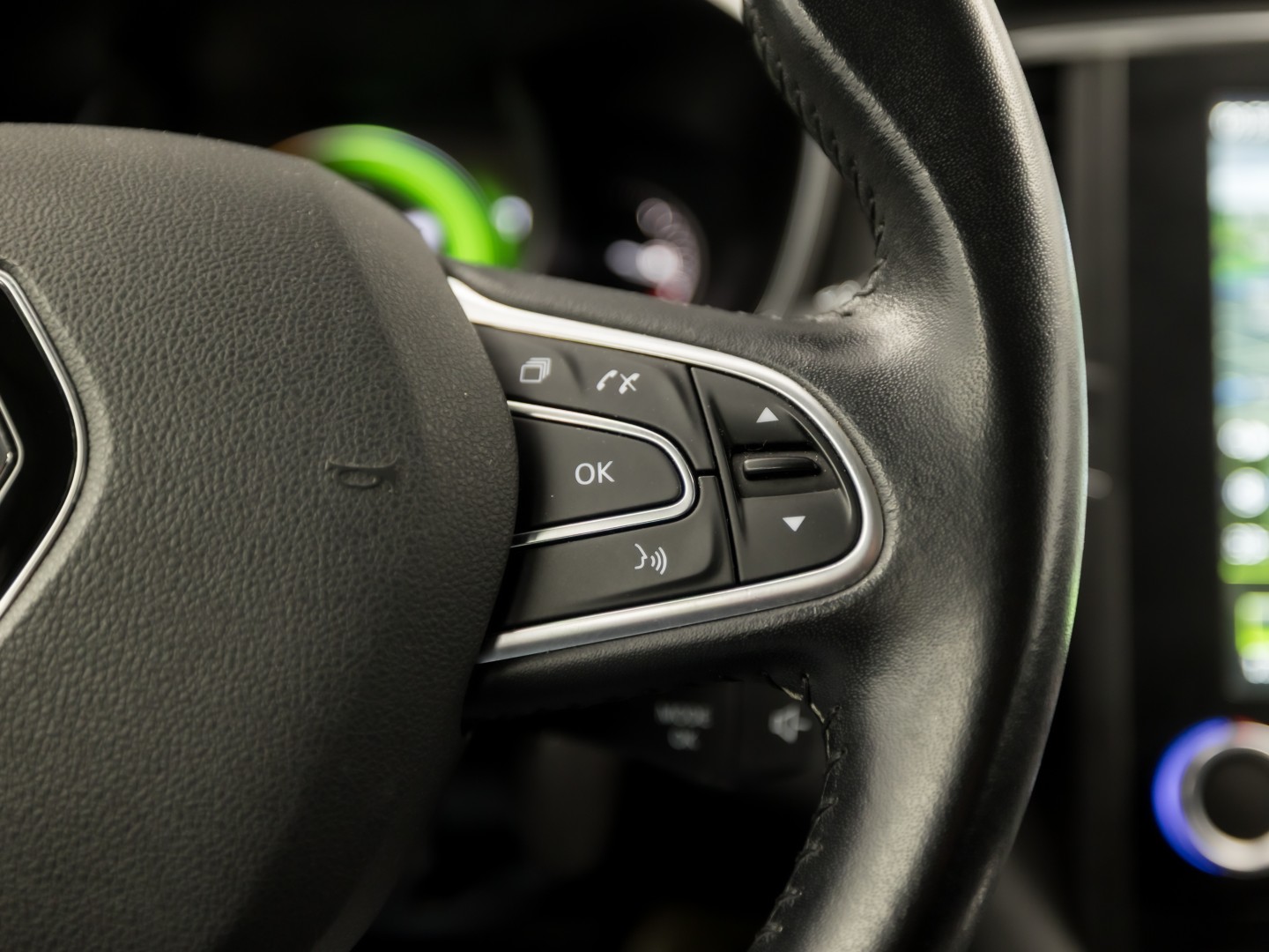 Renault Mégane Estate 1.2 TCe Bose Automaat (VIRTUAL COCKPIT, GROOT NAVI, LEDER/ALCANTARA, GETINT GLAS, STOELVERWARMING, SPORTSTOELEN, TREKHAAK, PARKEERSENSOREN, NIEUWSTAAT)