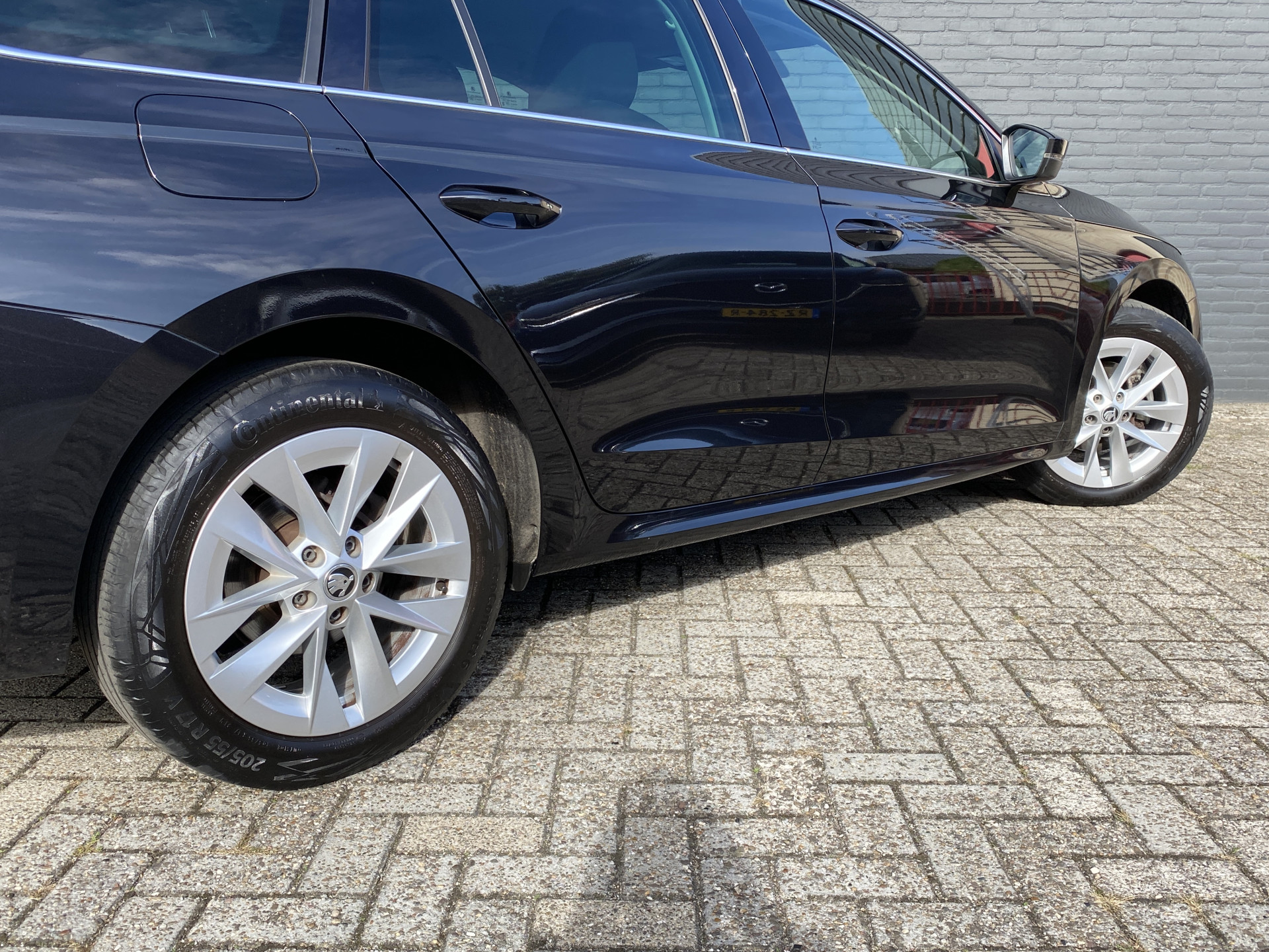 ŠKODA Octavia Combi 1.0 e-TSI Business Edition Plus AUT. | 1e eigenaar | dealer onderh. | navigatie | trekhaak | carplay | adaptieve cruise