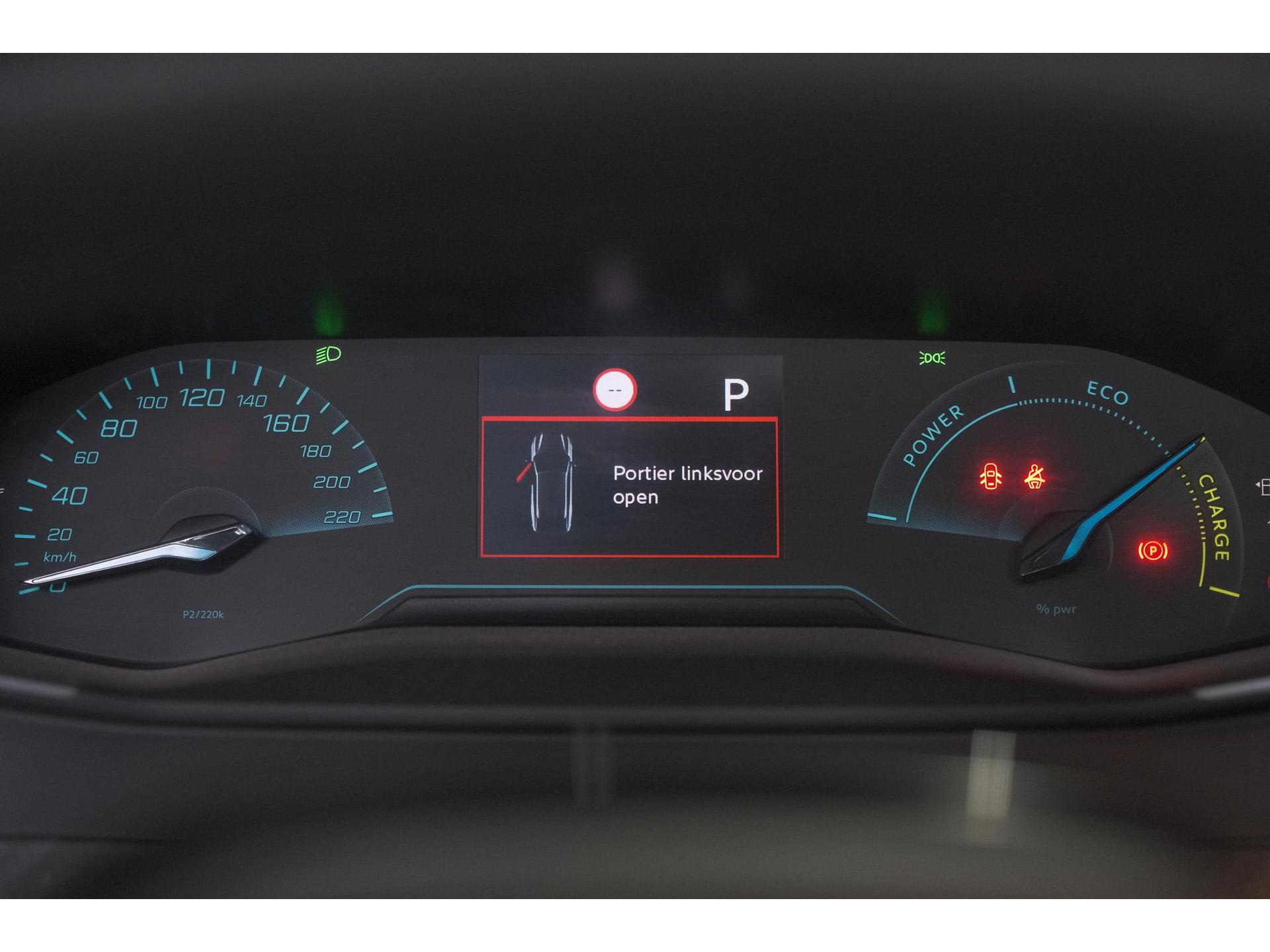 Peugeot 208 1.2 Hybrid 110 e-DCS6 Style | Parkeersensoren | Apple Carplay | Cruise Control | Airco