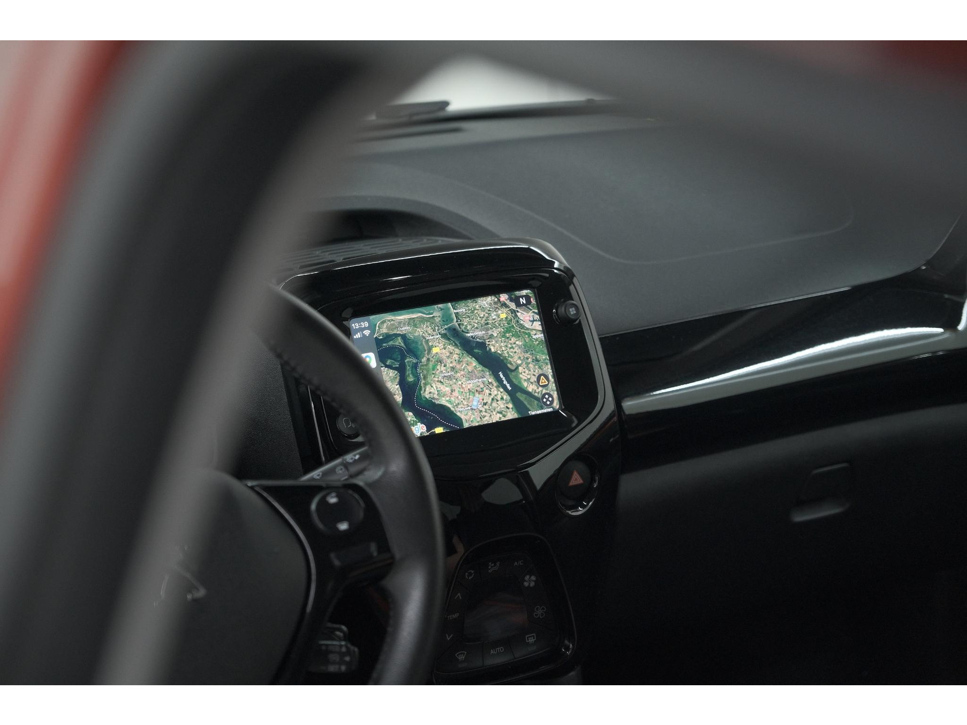 Peugeot 108 1.0 e-VTi Allure TOP! | Elektrisch Vouwdak | Trekhaak | Camera | Apple Carplay