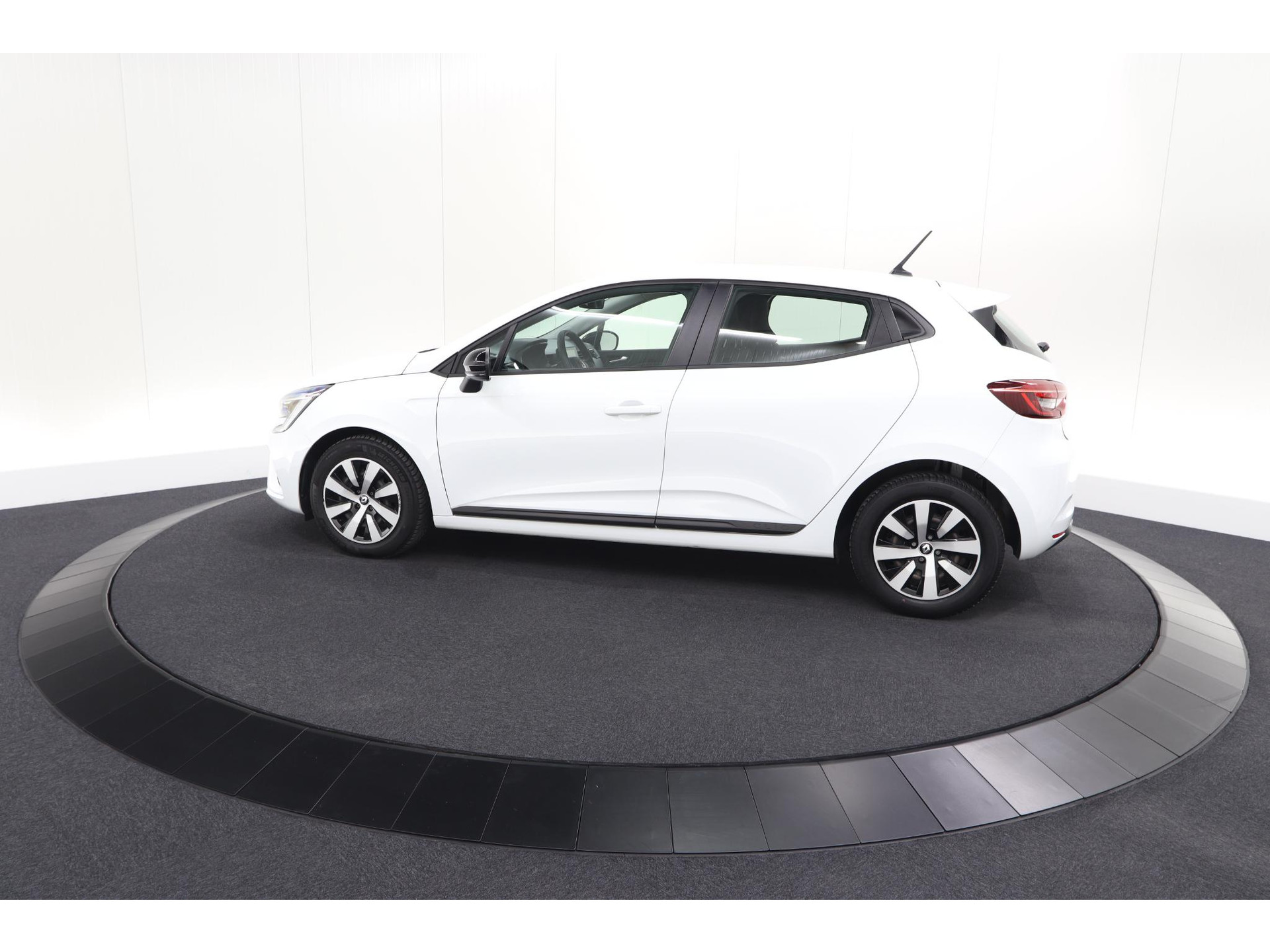 Renault Clio TCe 90 Equilibre | Parkeersensoren | Apple Carplay | Cruise Control | Airco