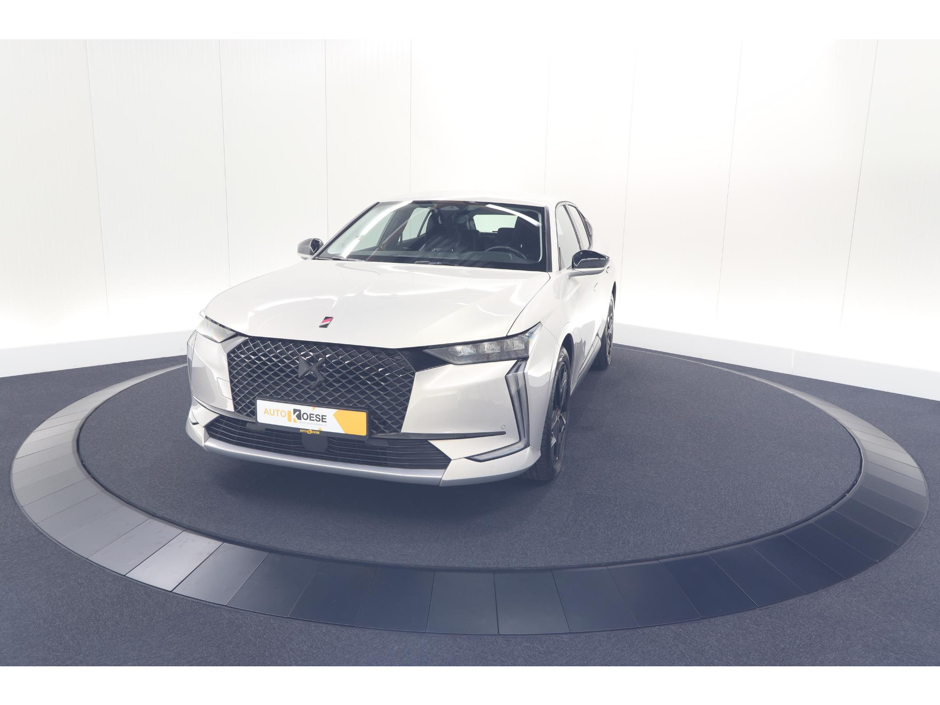 DS 4 PureTech 130 EAT8 Performance Line | Camera | Apple Carplay | Alcantara® bekleding | Parkeersensensoren