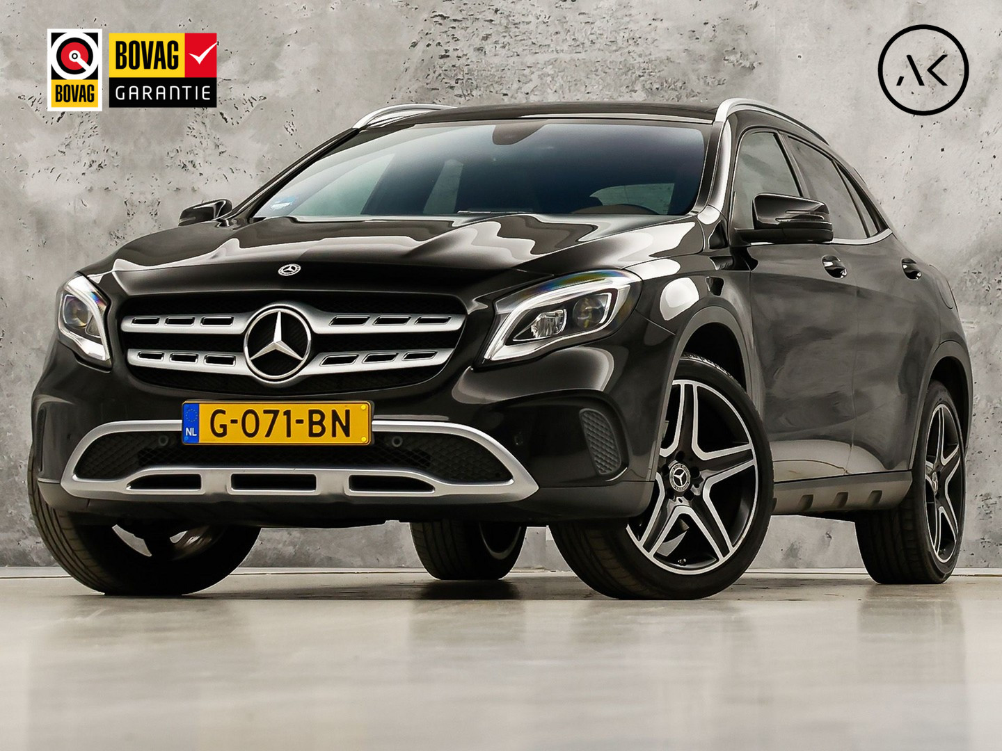 Mercedes-Benz GLA-klasse 250 4Matic Premium AMG Sport 211Pk Automaat (PANORAMADAK, MEMORY SEATS, GROOT NAVI, CAMERA, TREKHAAK, SPORTSTOELEN, GETINT GLAS, BRUIN LEDER, STOELVERWARMING, NIEUWSTAAT)