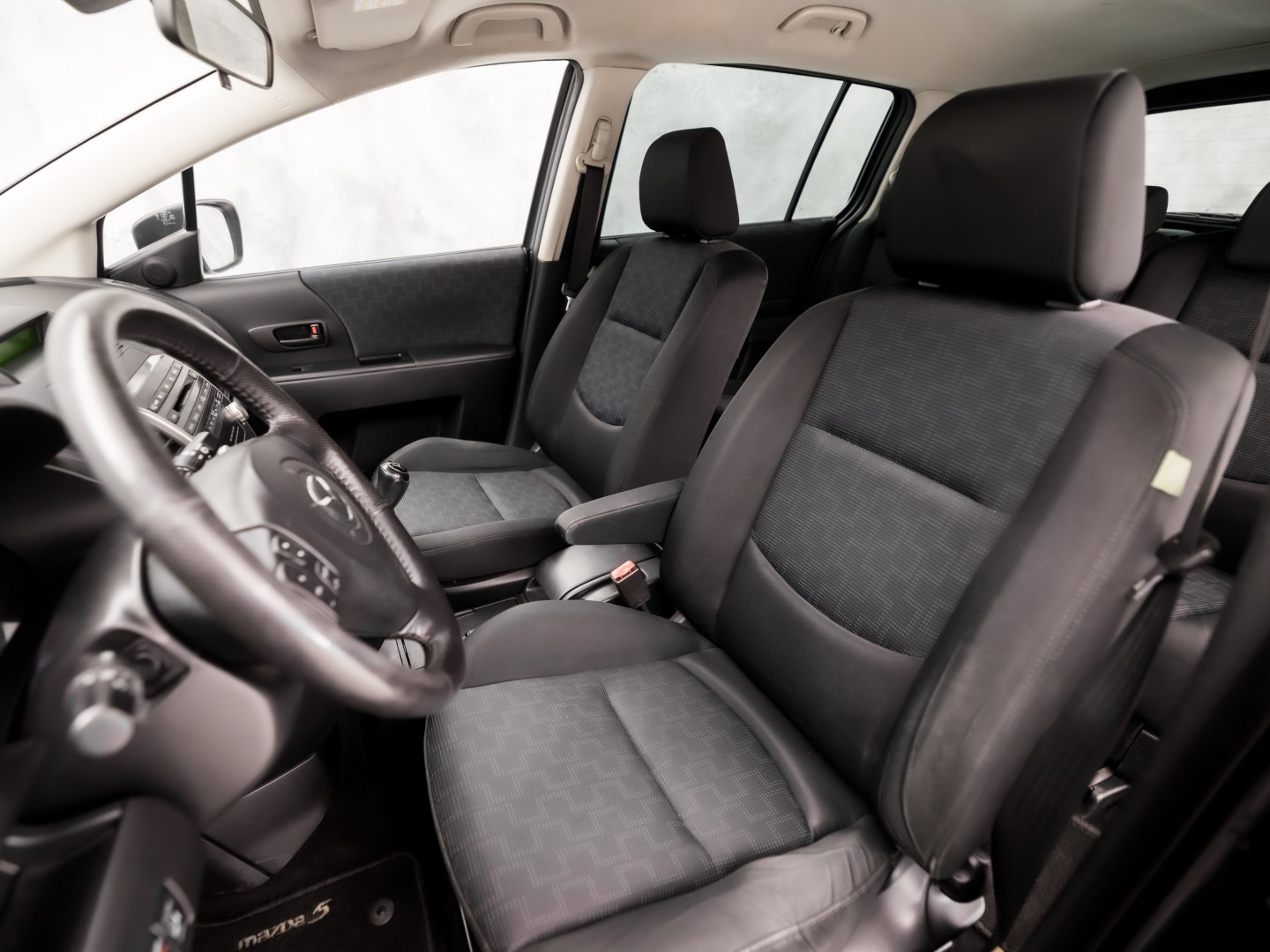 Mazda 5 1.8 Sport 7 Persoons (CLIMATE, GETINT GLAS, TREKHAAK, SCHUIFDEUREN, LM VELGEN, SPORTSTOELEN, ELEK PAKKET, NIEUWE APK, NIEUWSTAAT)
